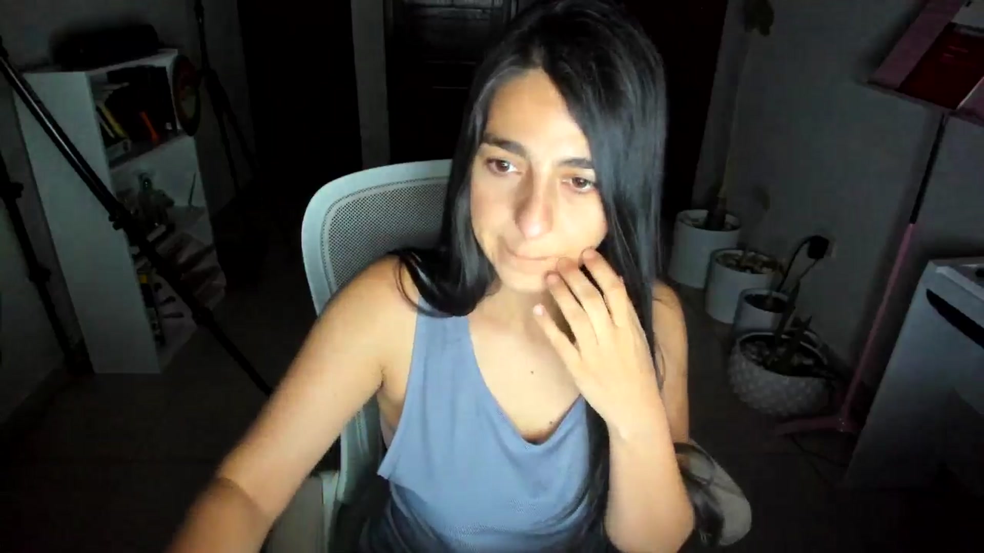 Gallery image thumbnail from anarossanna's myfreecams stream on, 07/05/2025, 03:11 image 12 of 20