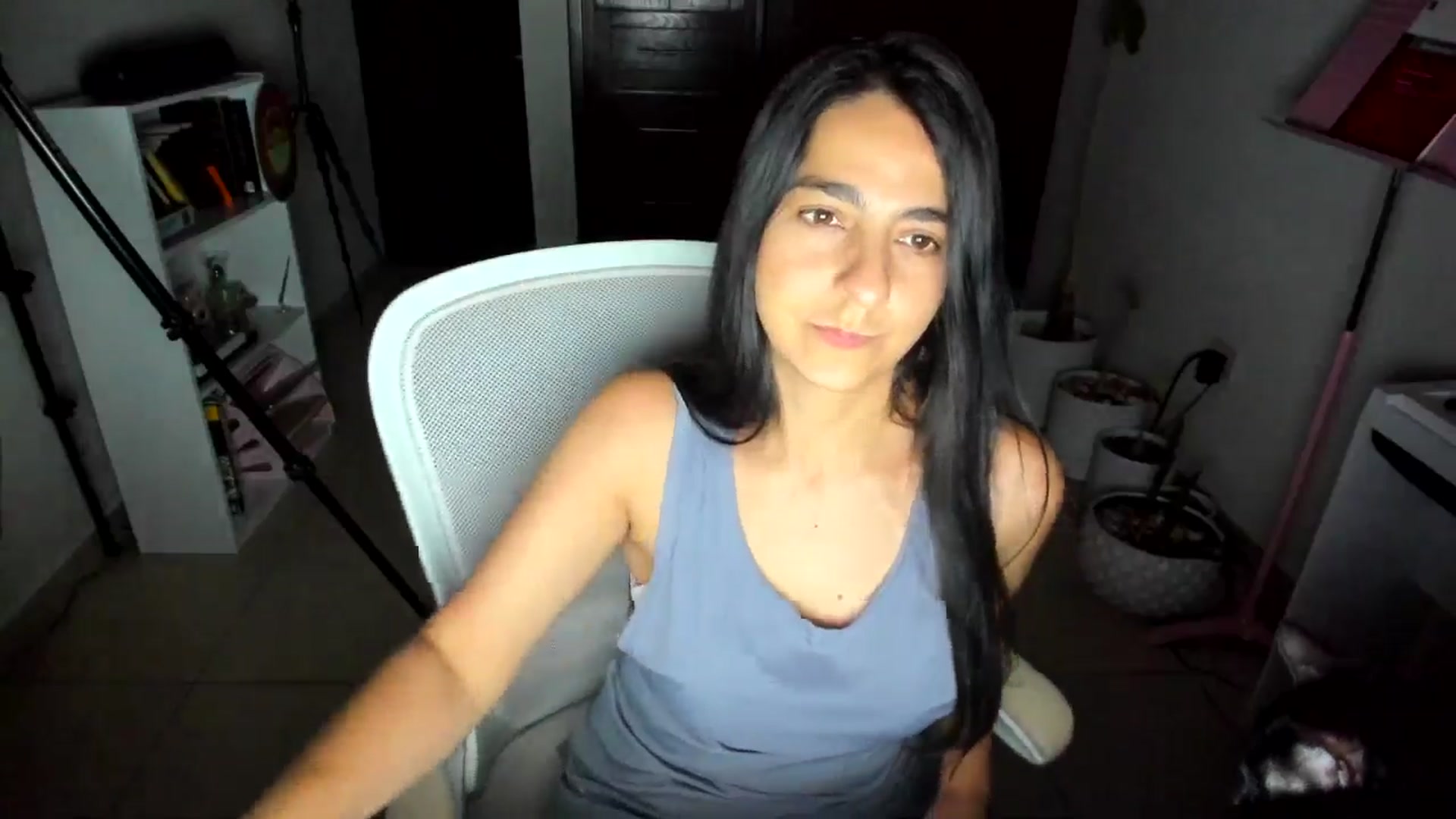 Gallery image thumbnail from anarossanna's myfreecams stream on, 07/05/2025, 03:11 image 18 of 20