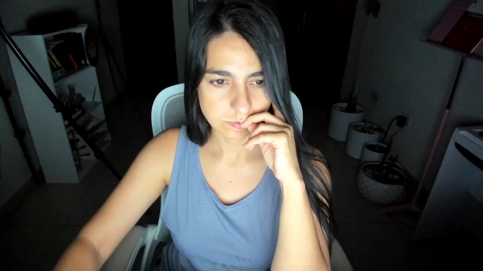 Gallery image thumbnail from anarossanna's myfreecams stream on, 07/05/2025, 03:11 image 3 of 20