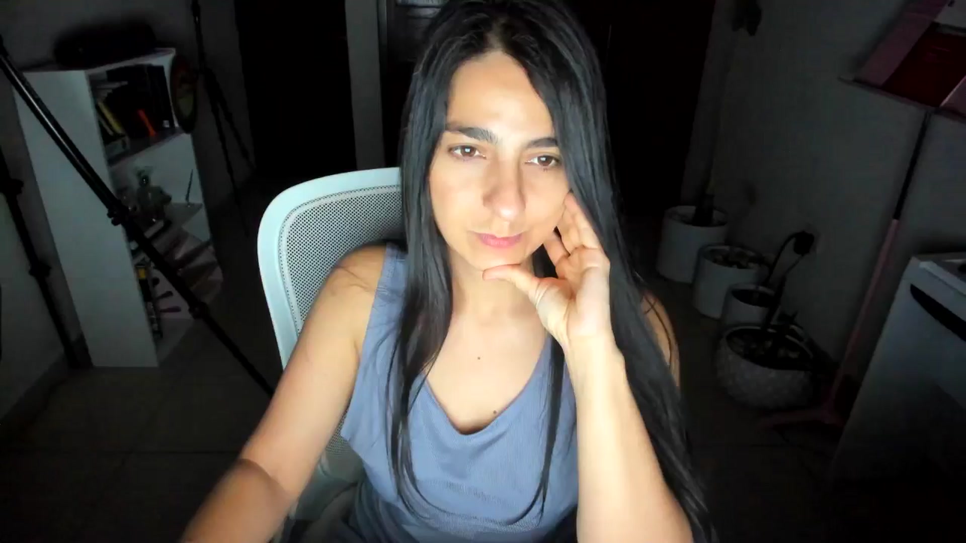 Gallery image thumbnail from anarossanna's myfreecams stream on, 07/05/2025, 03:41 image 11 of 20