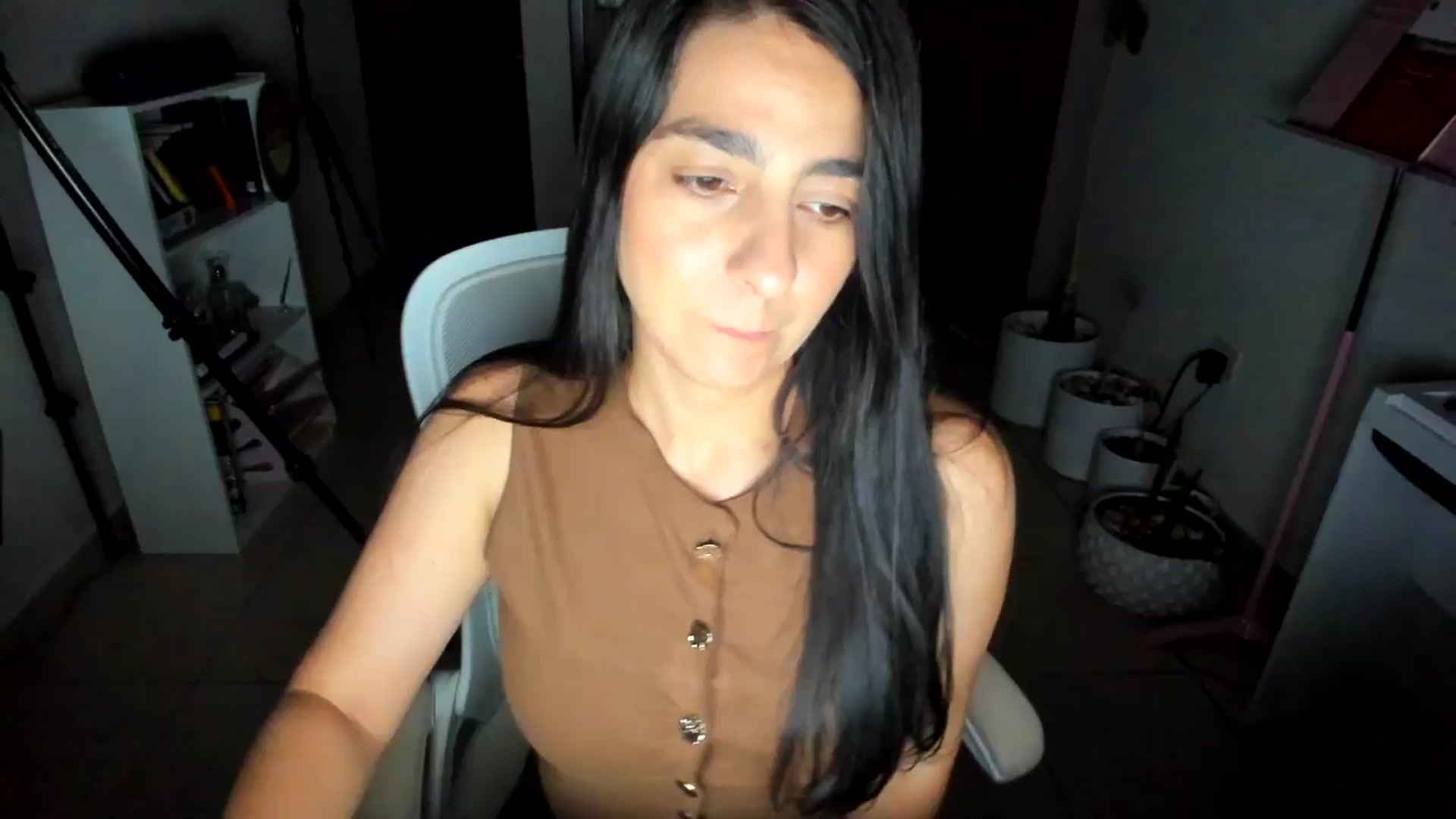 Gallery image thumbnail from anarossanna's myfreecams stream on, 07/06/2025, 03:54 image 1 of 20