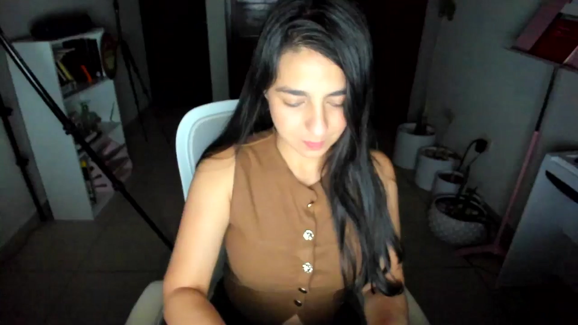Gallery image thumbnail from anarossanna's myfreecams stream on, 07/06/2025, 03:54 image 16 of 20