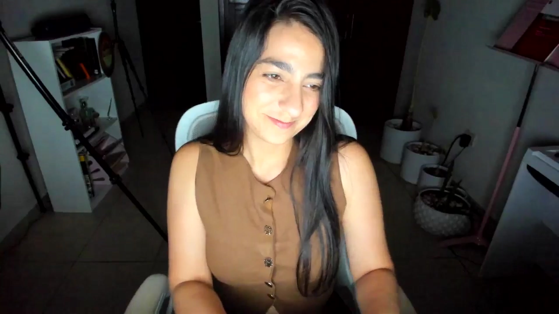 Gallery image thumbnail from anarossanna's myfreecams stream on, 07/06/2025, 03:54 image 15 of 20