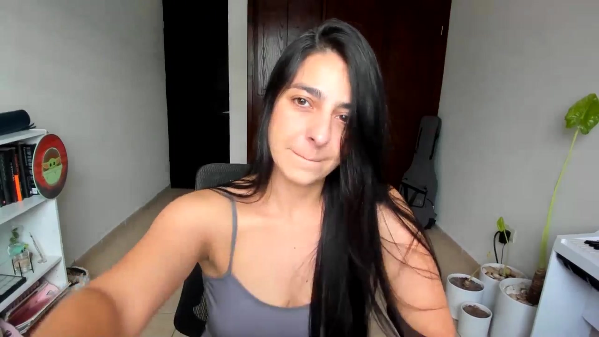 Gallery image thumbnail from anarossanna's myfreecams stream on, 07/07/2025, 24:00 image 18 of 20