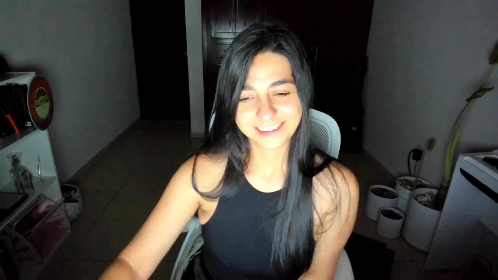 Gallery image thumbnail from anarossanna's myfreecams stream on, 07/18/2025, 03:45 image 17 of 20