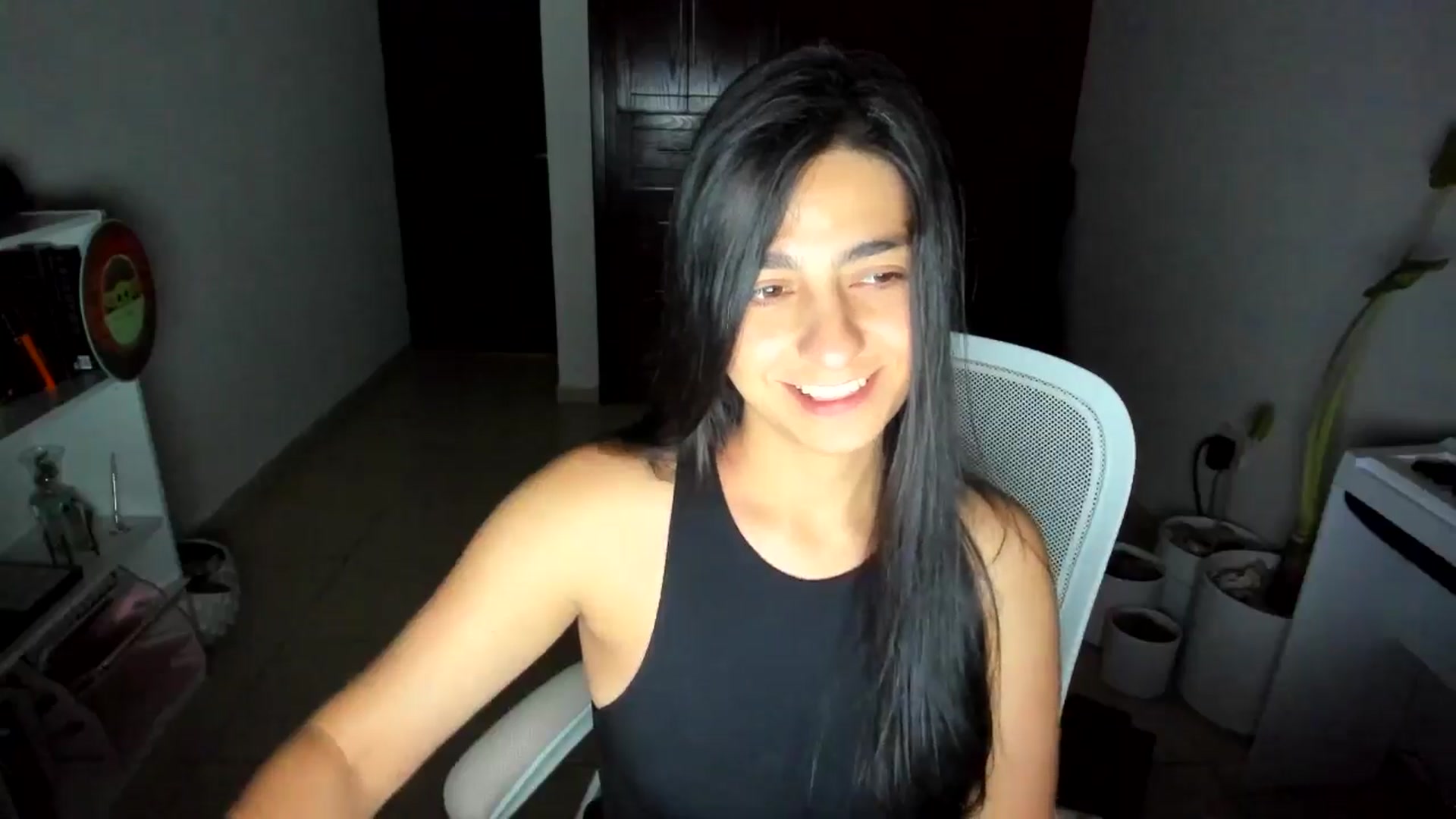 Gallery image thumbnail from anarossanna's myfreecams stream on, 07/18/2025, 03:45 image 4 of 20