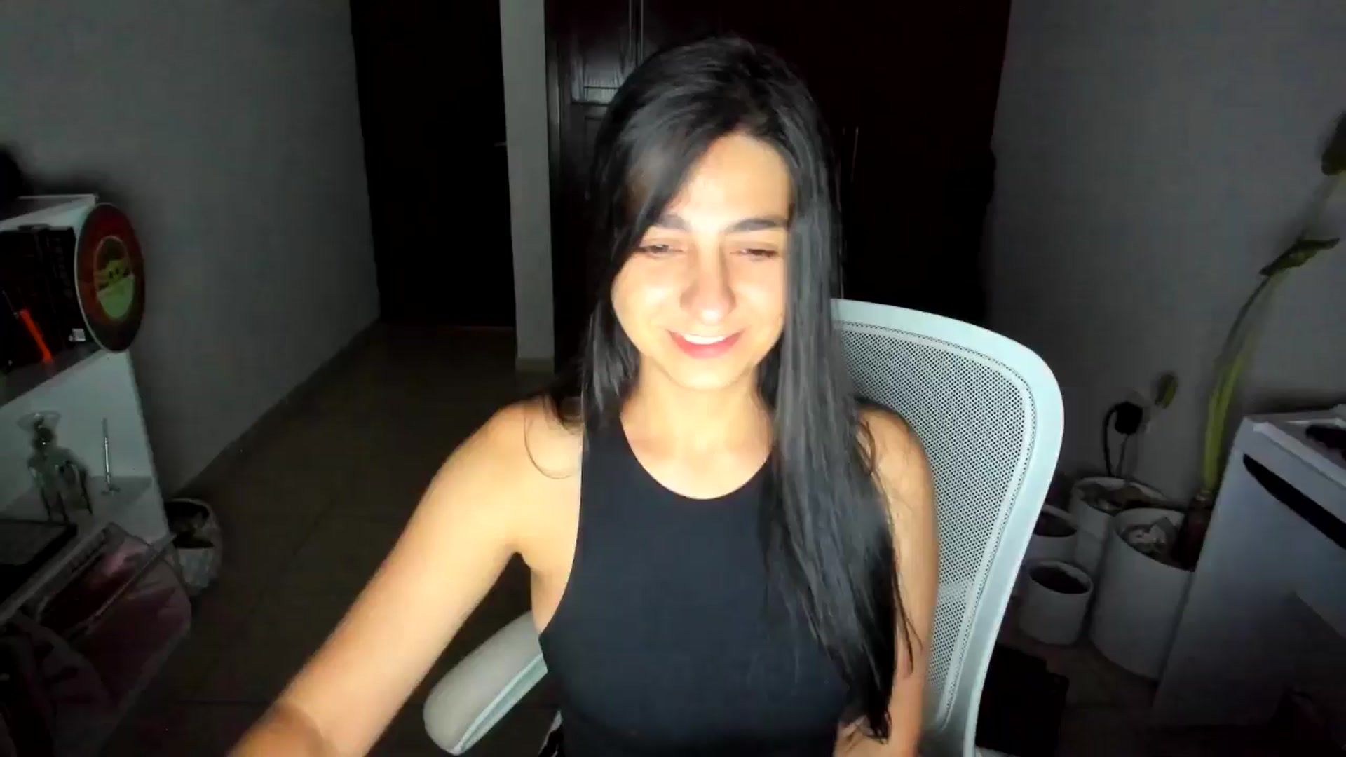 Gallery image thumbnail from anarossanna's myfreecams stream on, 07/18/2025, 03:45 image 8 of 20