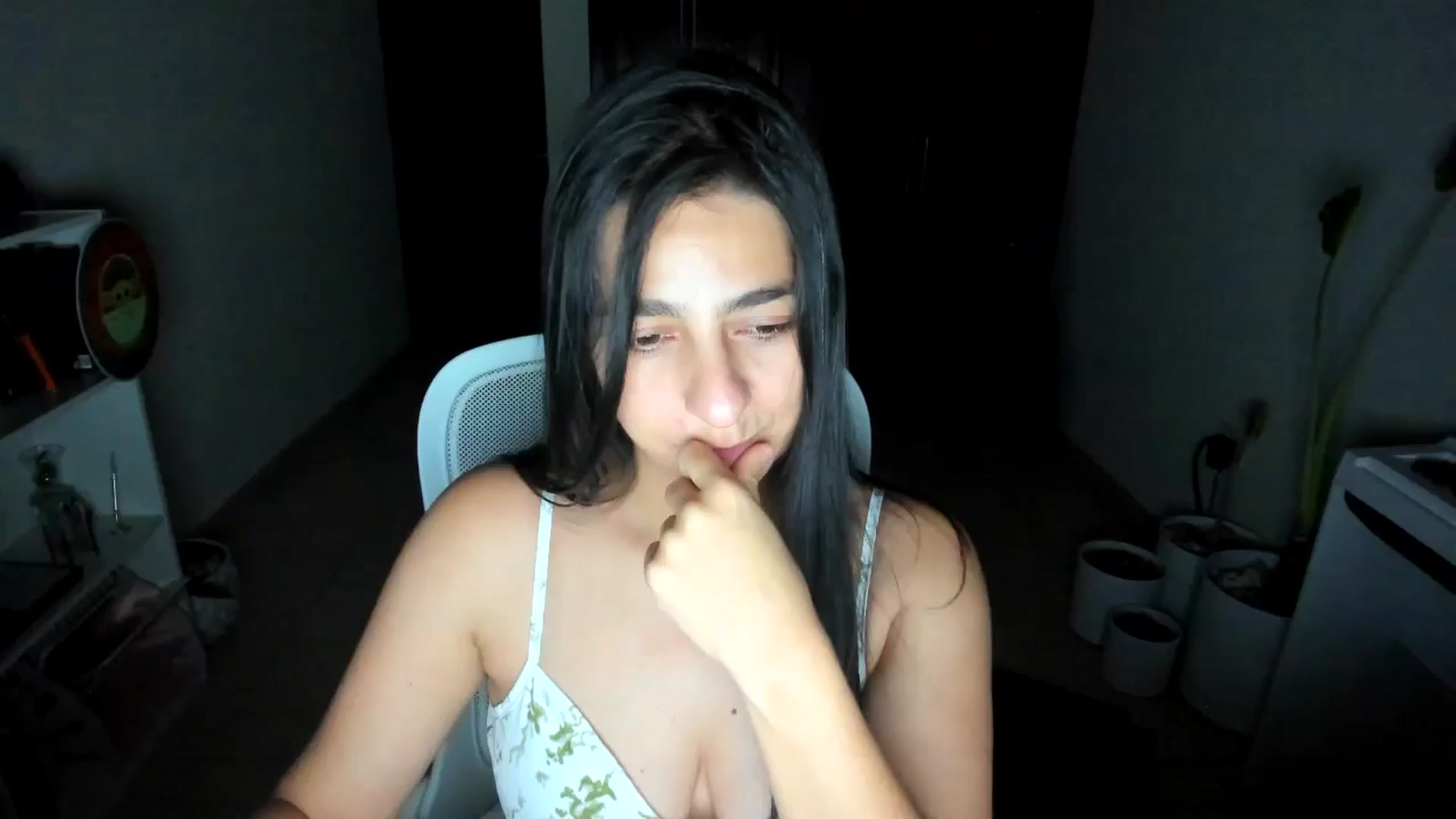 Gallery image thumbnail from anarossanna's myfreecams stream on, 07/19/2025, 04:16 image 1 of 20