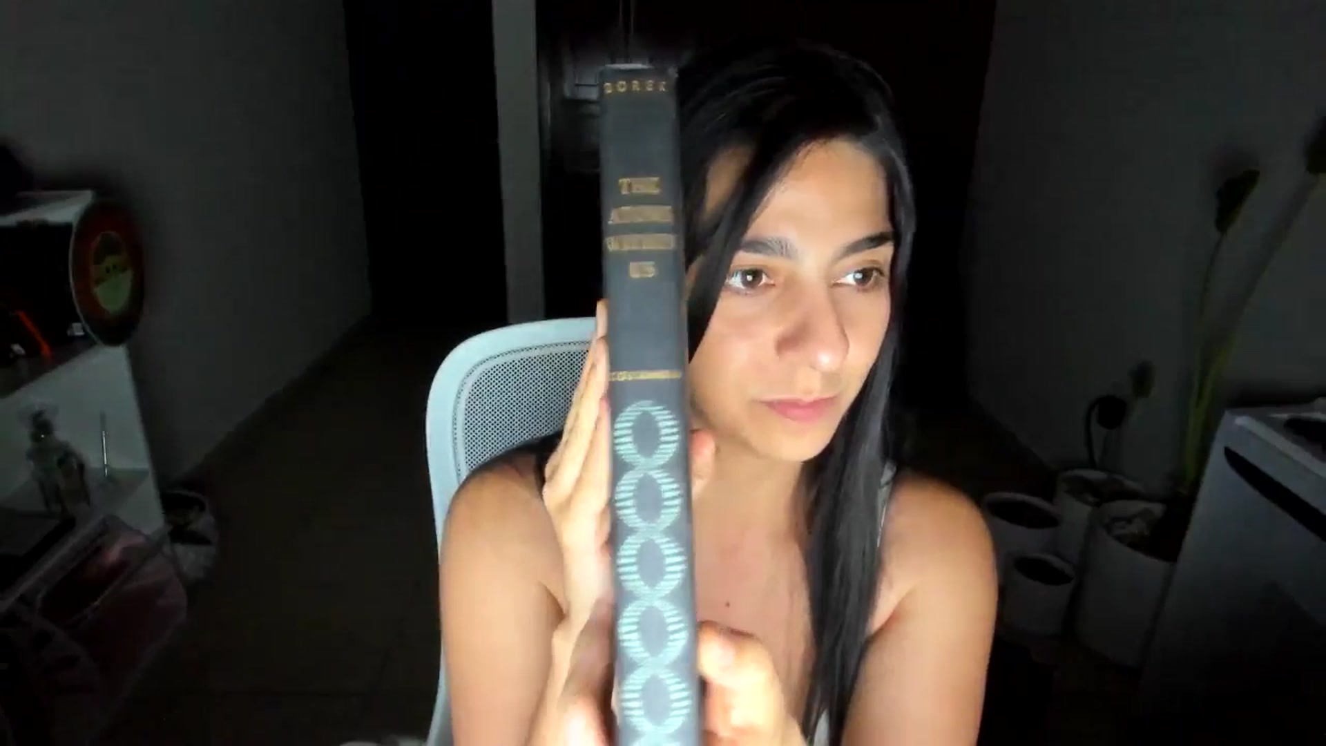 Gallery image thumbnail from anarossanna's myfreecams stream on, 07/19/2025, 04:16 image 16 of 20