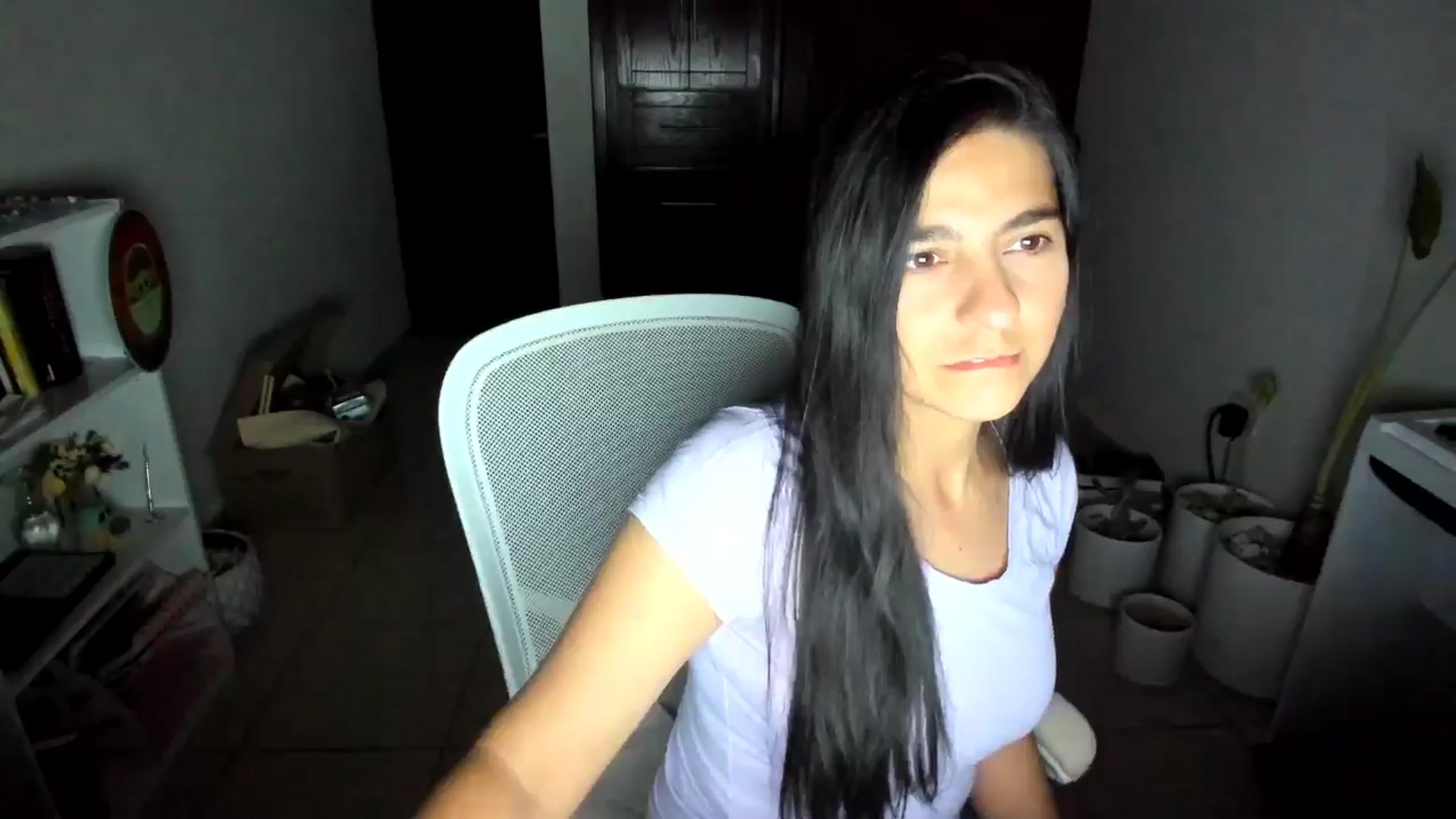Gallery image thumbnail from anarossanna's myfreecams stream on, 08/07/2025, 03:53 image 15 of 20