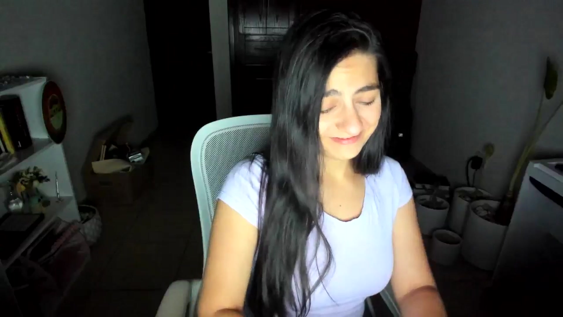 Gallery image thumbnail from anarossanna's myfreecams stream on, 08/07/2025, 03:53 image 6 of 20