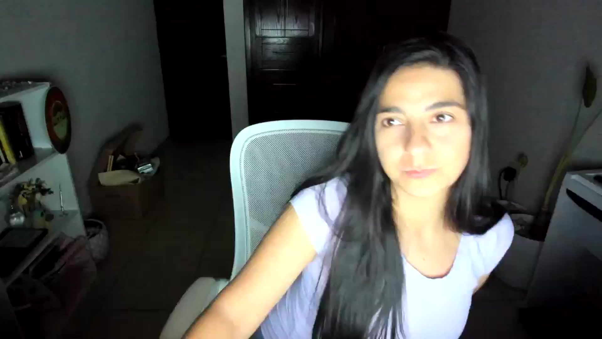 Gallery image thumbnail from anarossanna's myfreecams stream on, 08/07/2025, 03:53 image 16 of 20