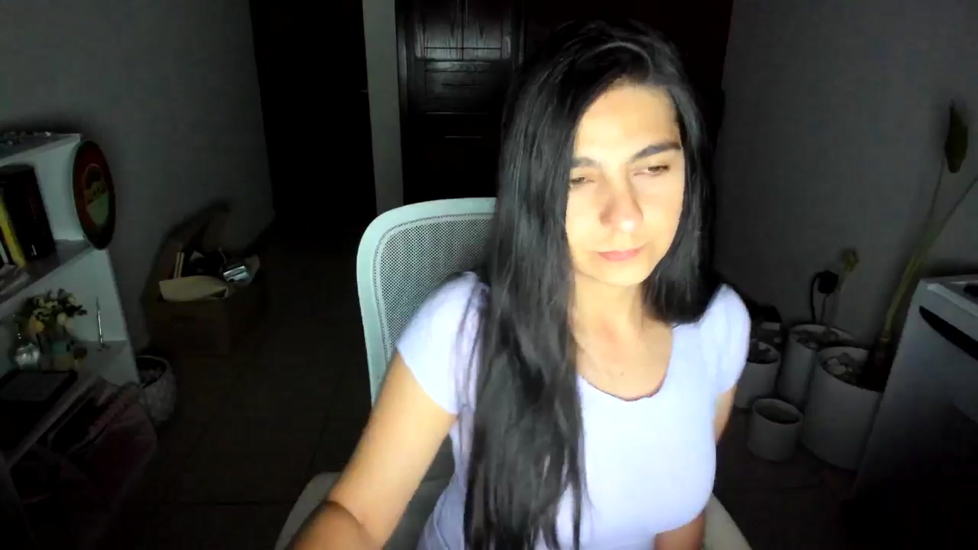 Gallery image thumbnail from anarossanna's myfreecams stream on, 08/07/2025, 03:53 image 13 of 20