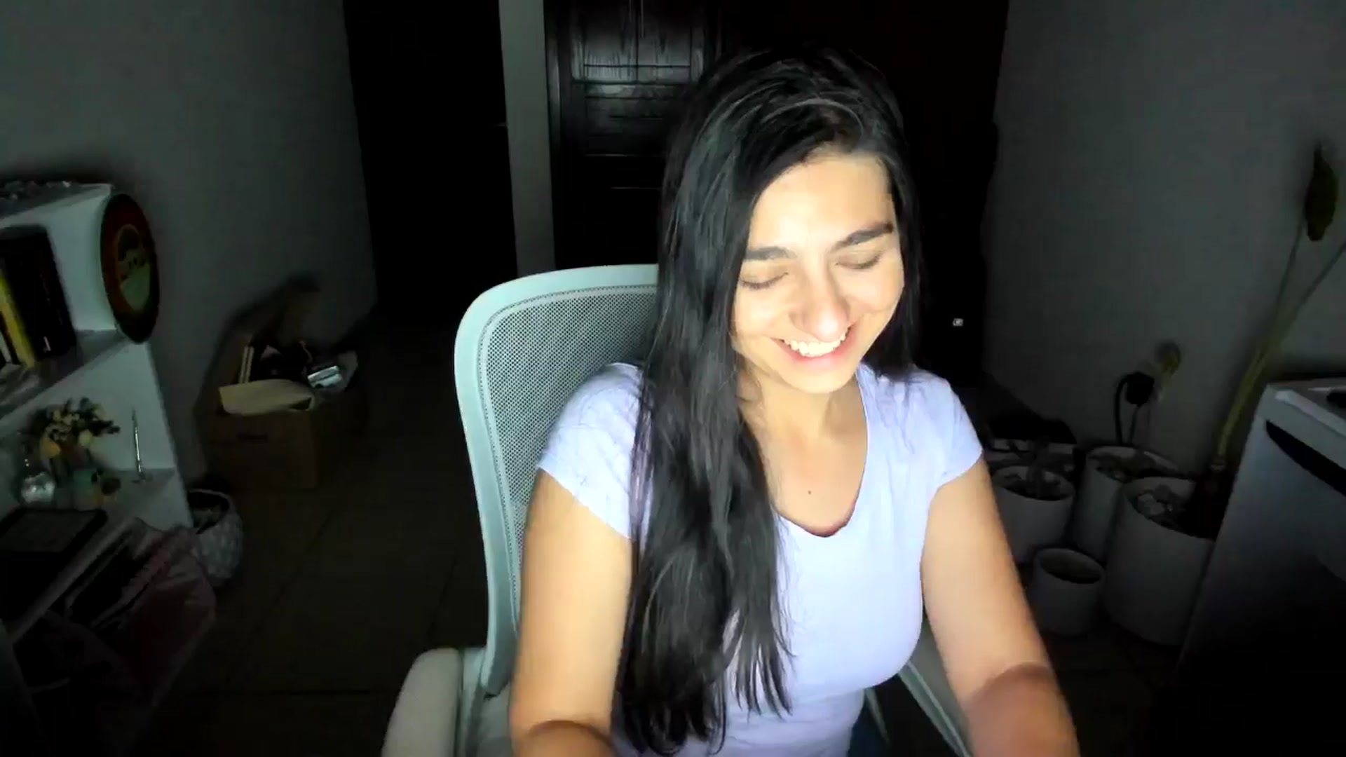 Gallery image thumbnail from anarossanna's myfreecams stream on, 08/07/2025, 03:53 image 19 of 20