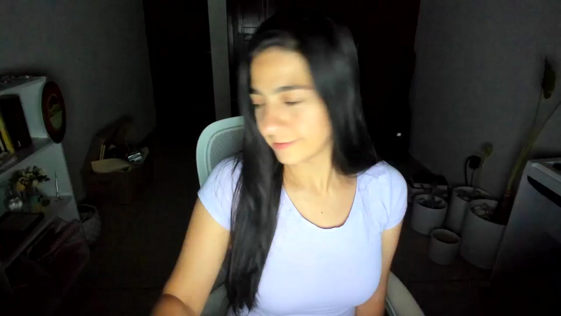 Gallery image thumbnail from anarossanna's myfreecams stream on, 08/07/2025, 03:53 image 4 of 20