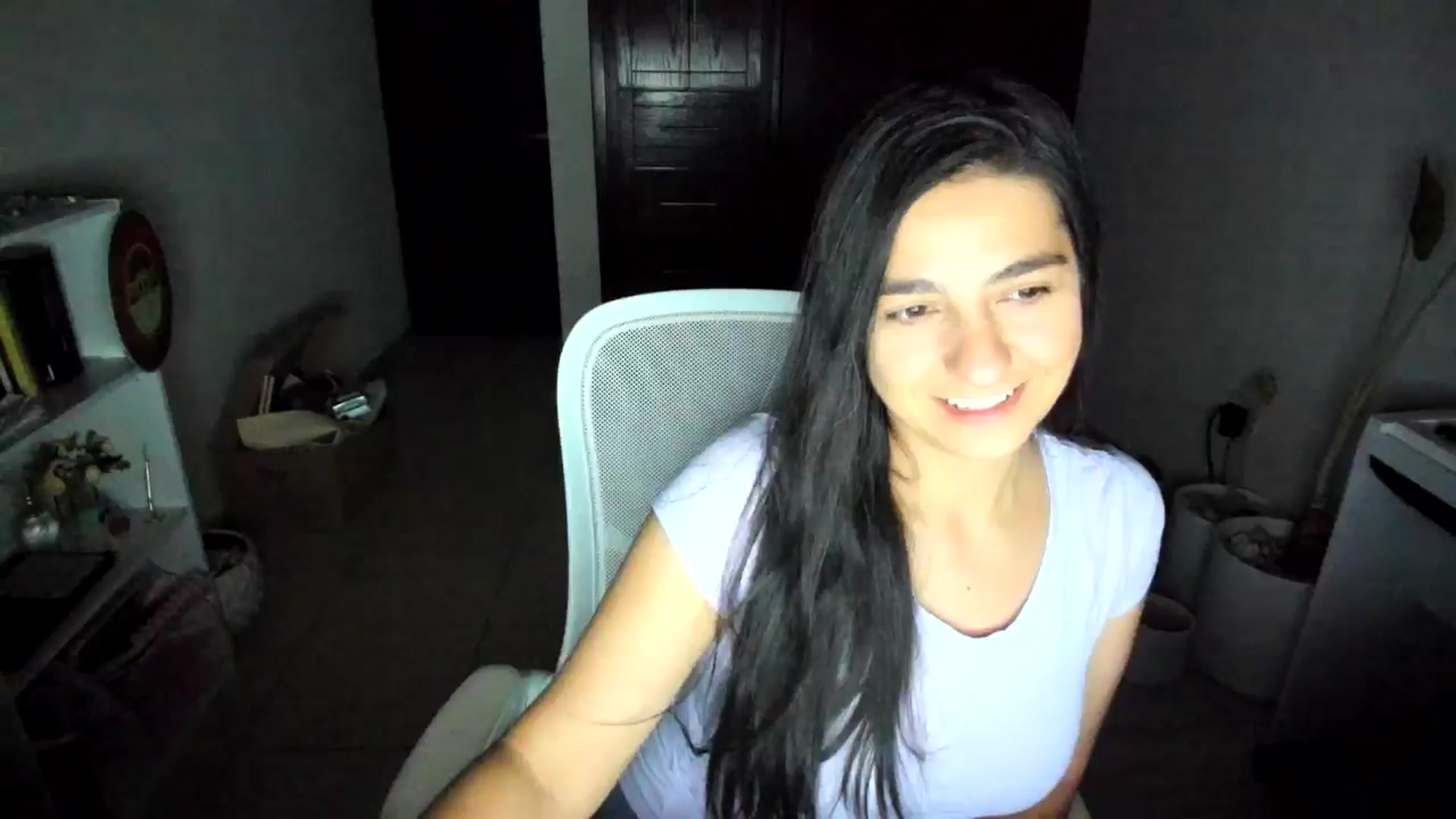 Gallery image thumbnail from anarossanna's myfreecams stream on, 08/07/2025, 03:53 image 18 of 20