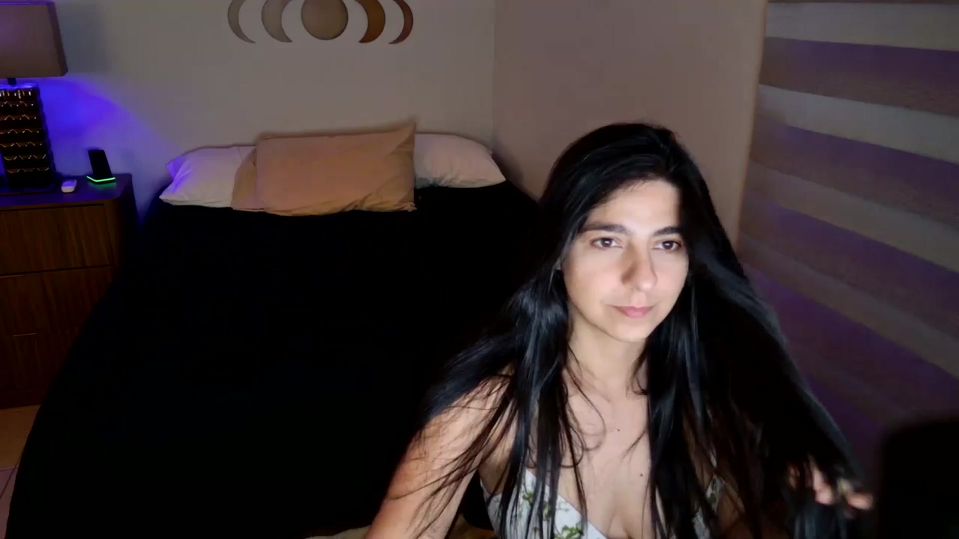 Gallery image thumbnail from anarossanna's myfreecams stream on, 08/08/2025, 03:05 image 4 of 20