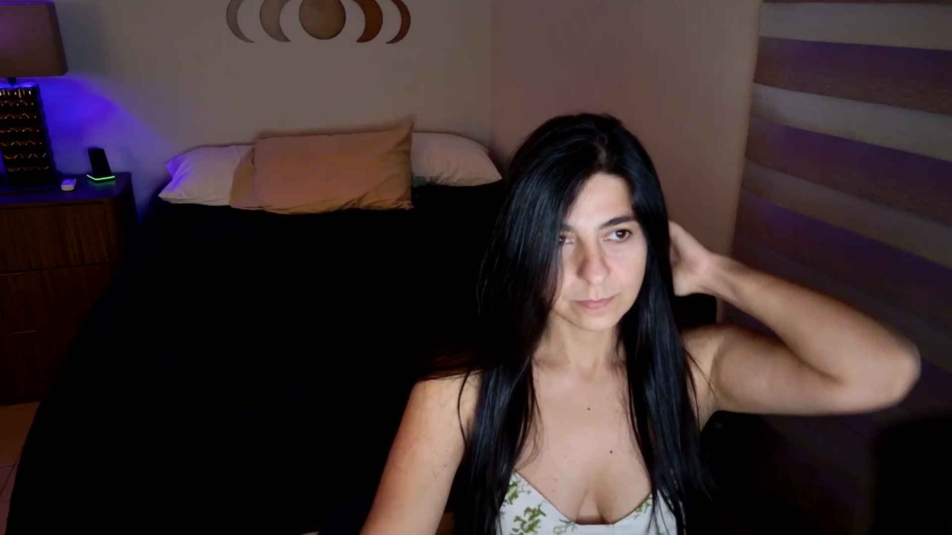 Gallery image thumbnail from anarossanna's myfreecams stream on, 08/08/2025, 03:05 image 13 of 20