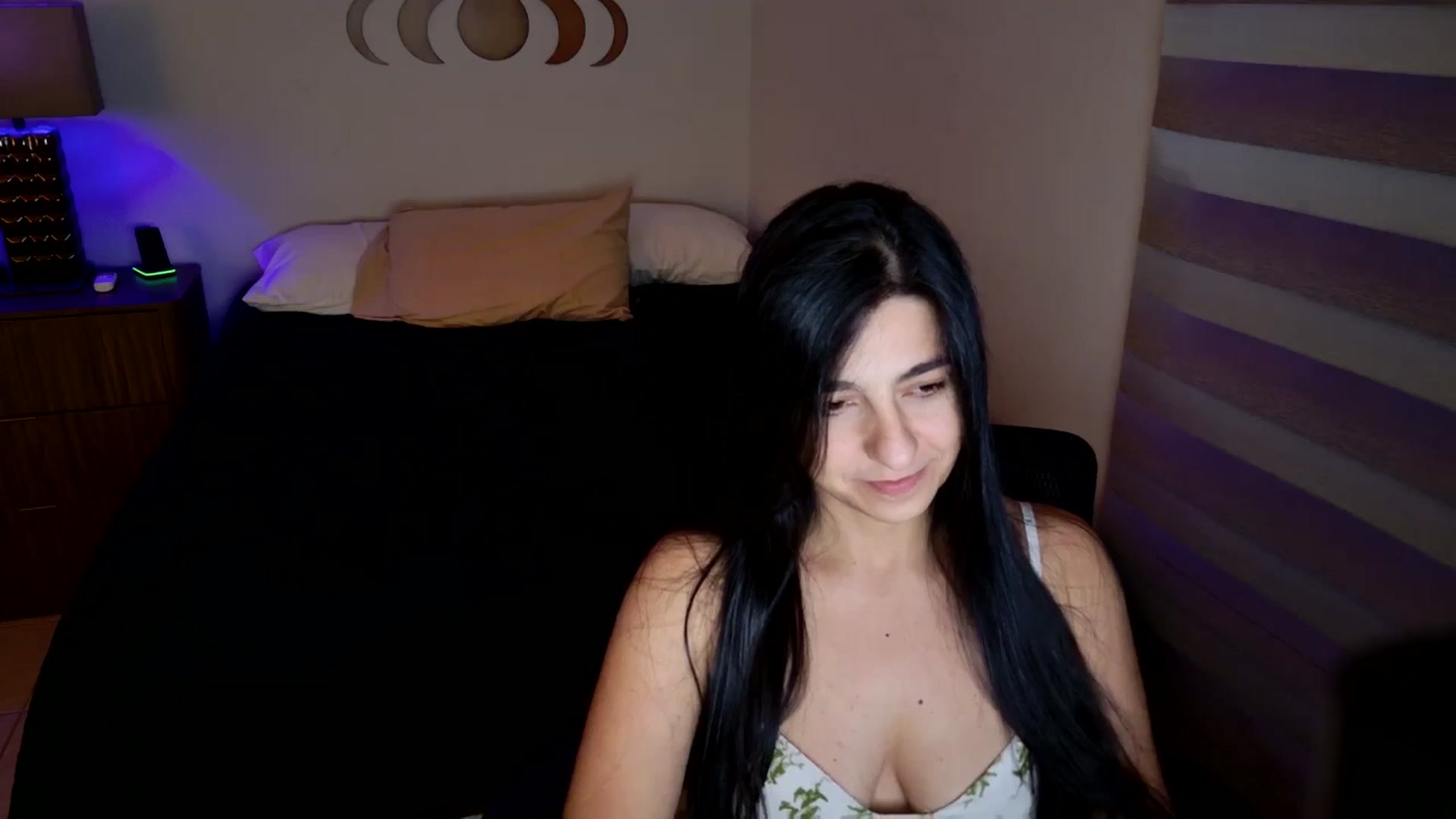 Gallery image thumbnail from anarossanna's myfreecams stream on, 08/08/2025, 03:05 image 11 of 20