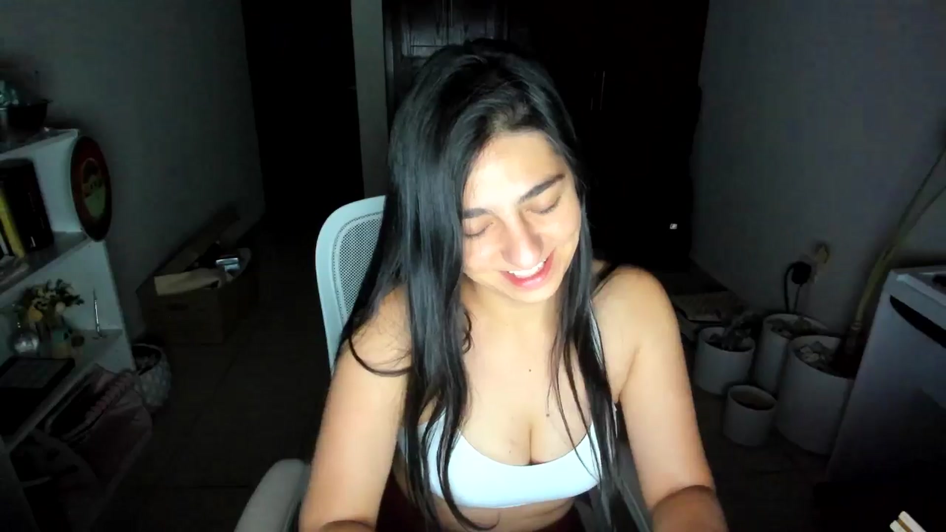 Gallery image thumbnail from anarossanna's myfreecams stream on, 08/09/2025, 04:18 image 16 of 20