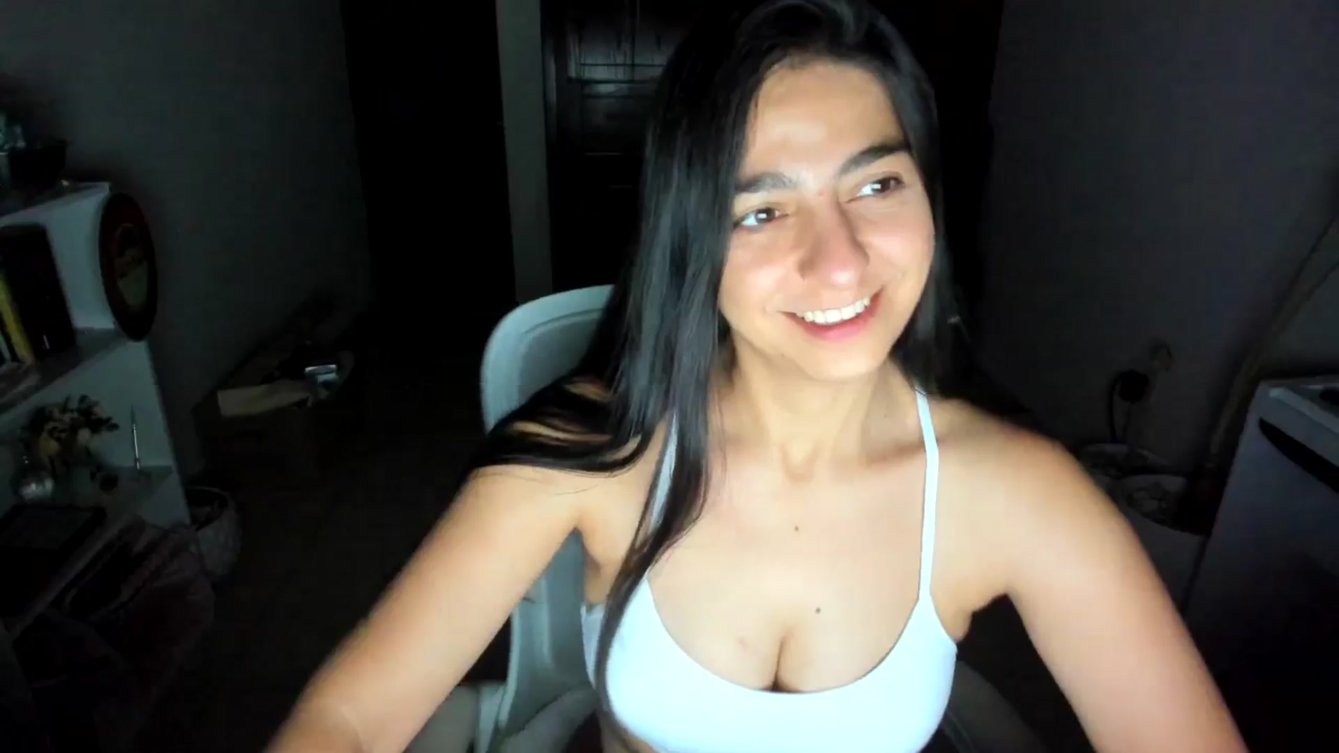 Gallery image thumbnail from anarossanna's myfreecams stream on, 08/09/2025, 04:18 image 5 of 20