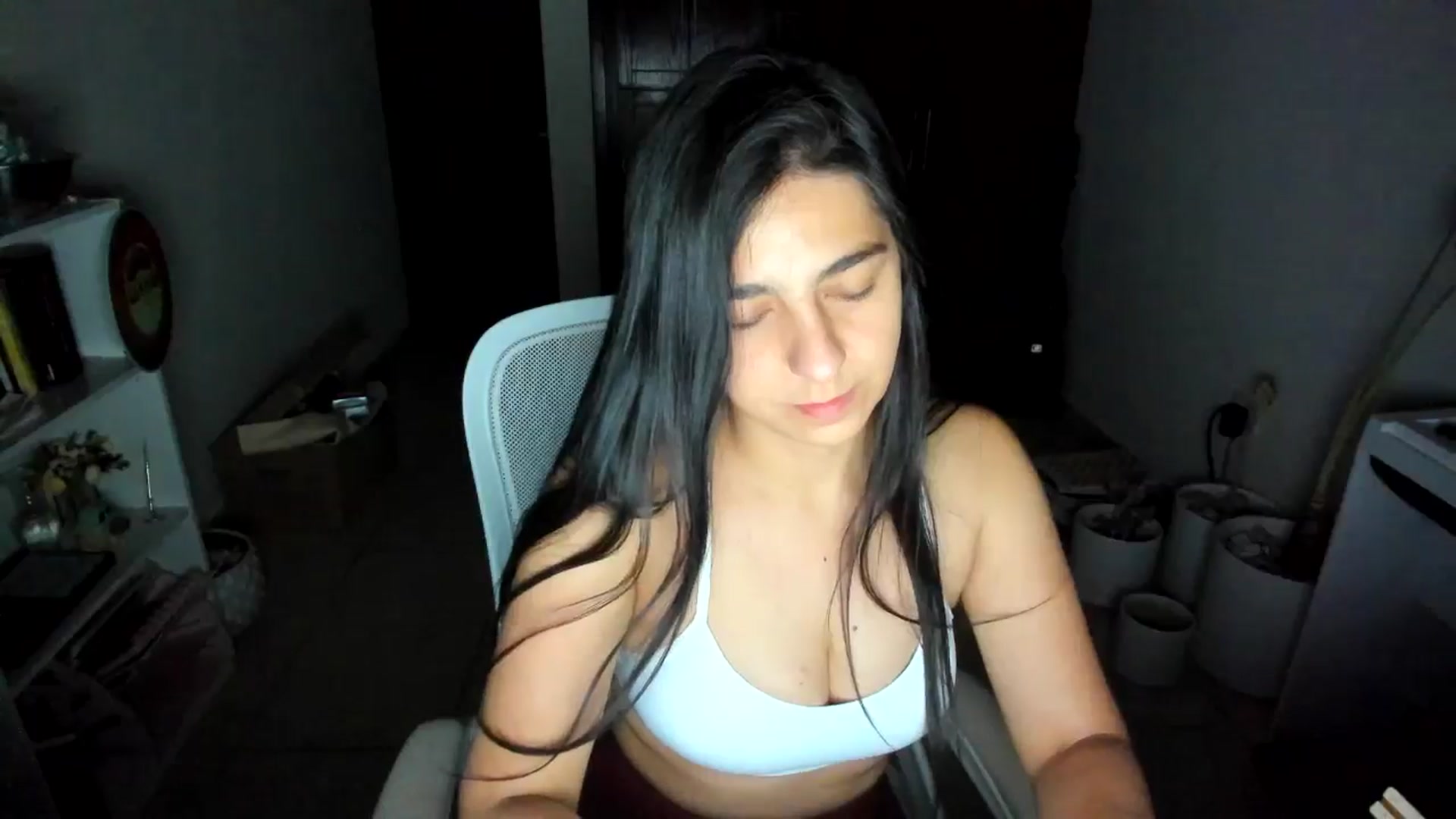 Gallery image thumbnail from anarossanna's myfreecams stream on, 08/09/2025, 04:18 image 15 of 20