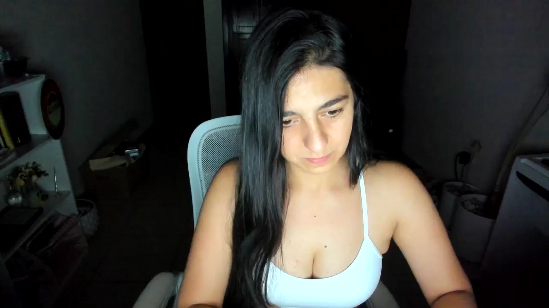 Gallery image thumbnail from anarossanna's myfreecams stream on, 08/09/2025, 04:18 image 12 of 20