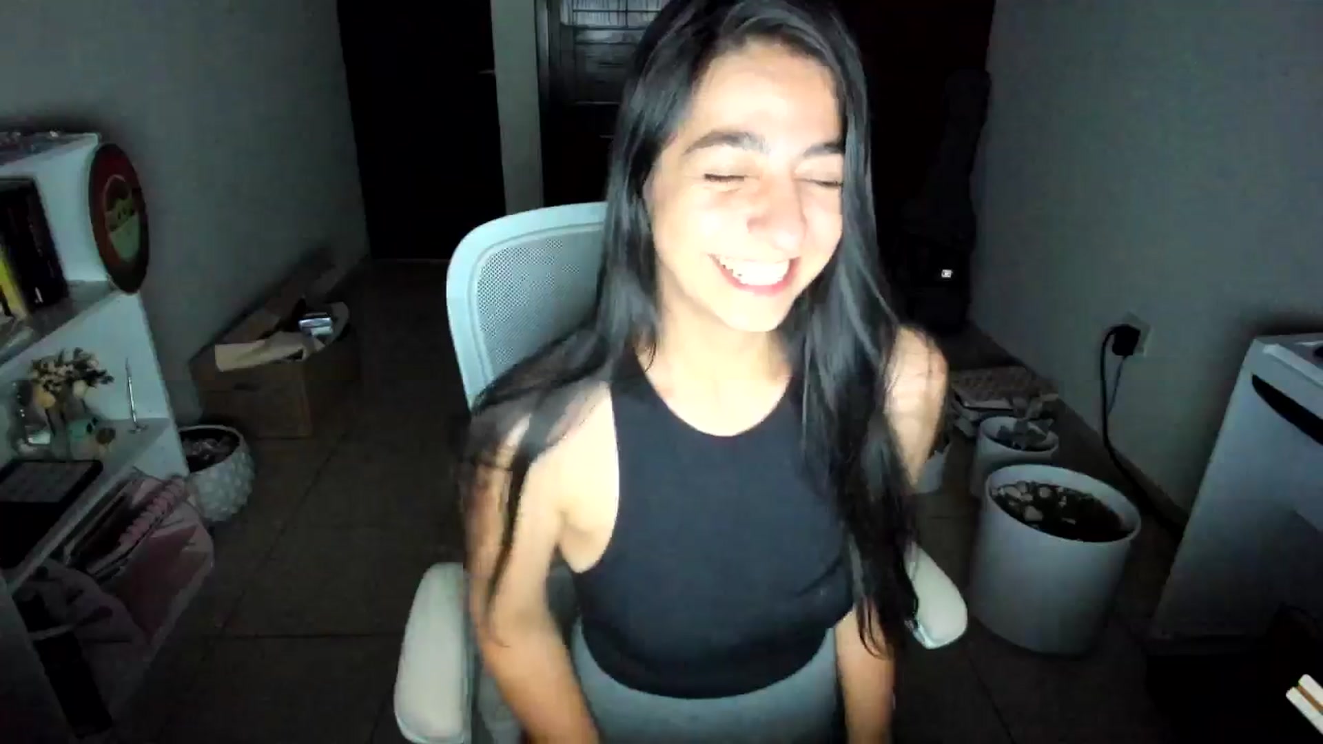 Gallery image thumbnail from anarossanna's myfreecams stream on, 08/13/2025, 03:02 image 13 of 20