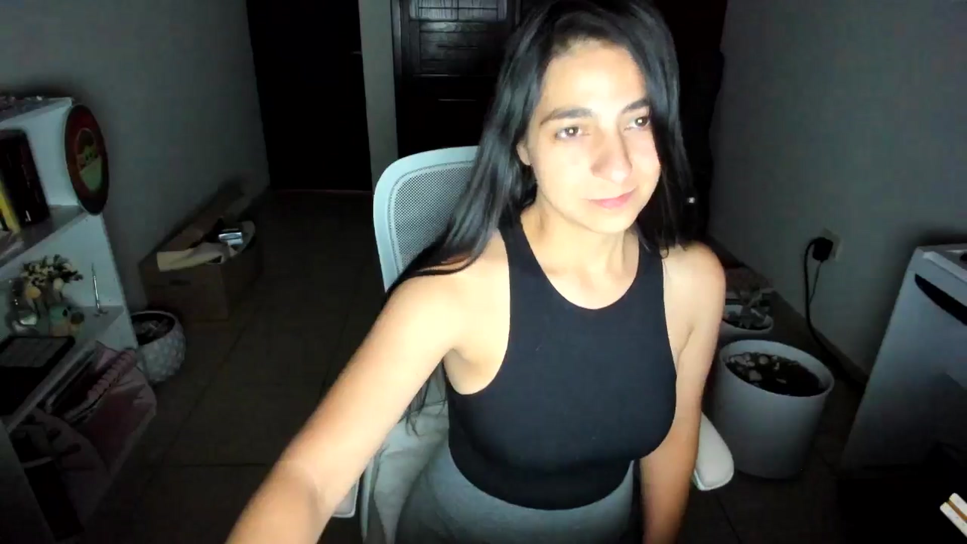 Gallery image thumbnail from anarossanna's myfreecams stream on, 08/13/2025, 03:02 image 12 of 20