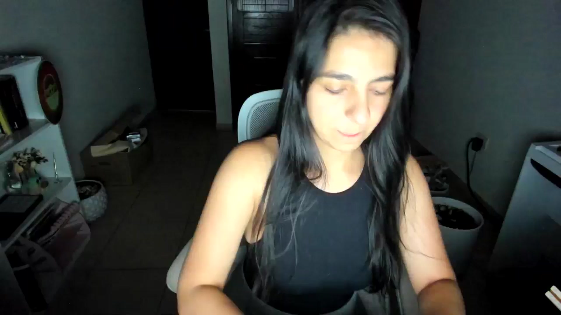 Gallery image thumbnail from anarossanna's myfreecams stream on, 08/13/2025, 03:02 image 1 of 20