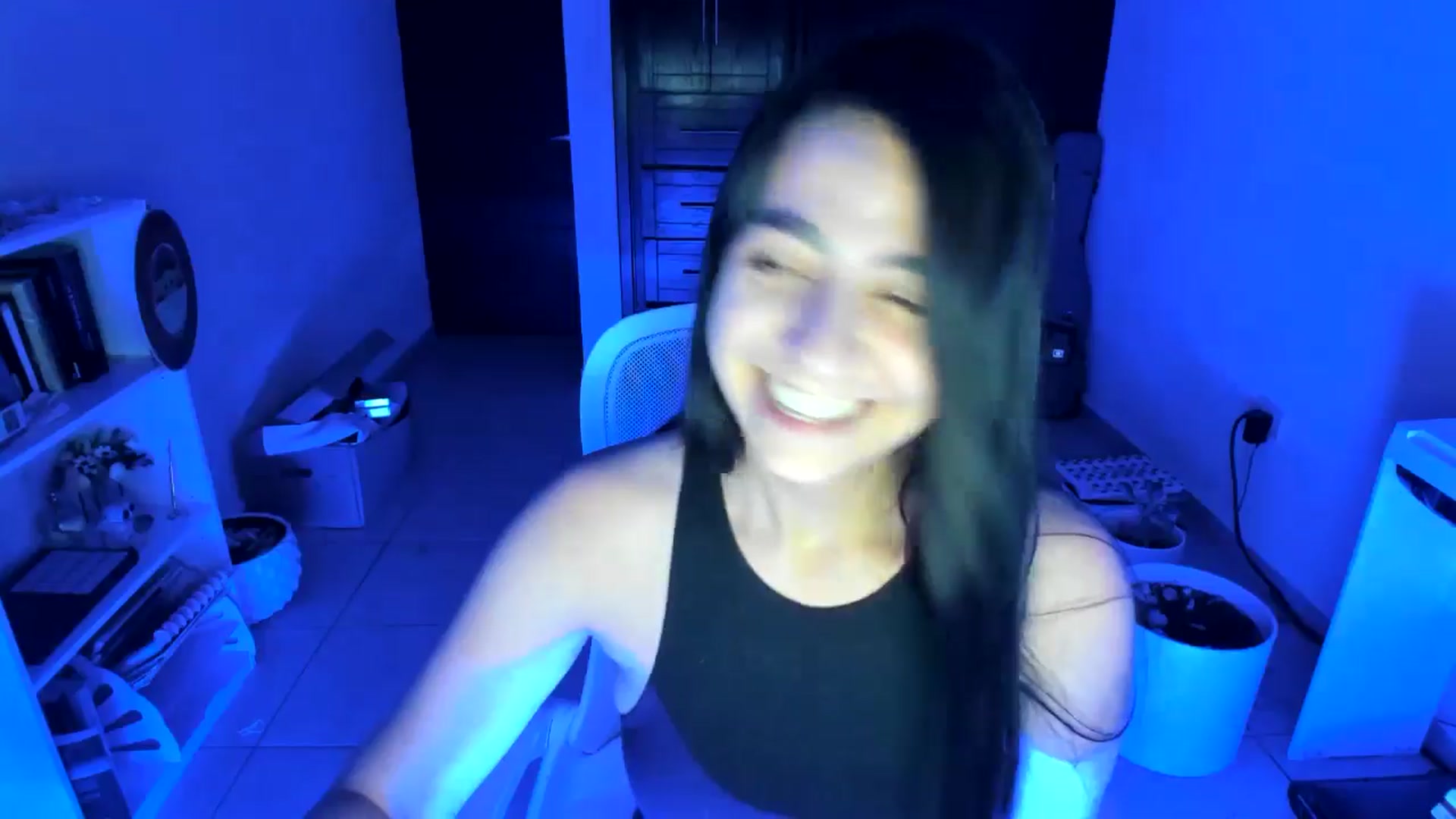 Gallery image thumbnail from anarossanna's myfreecams stream on, 08/13/2025, 03:02 image 17 of 20
