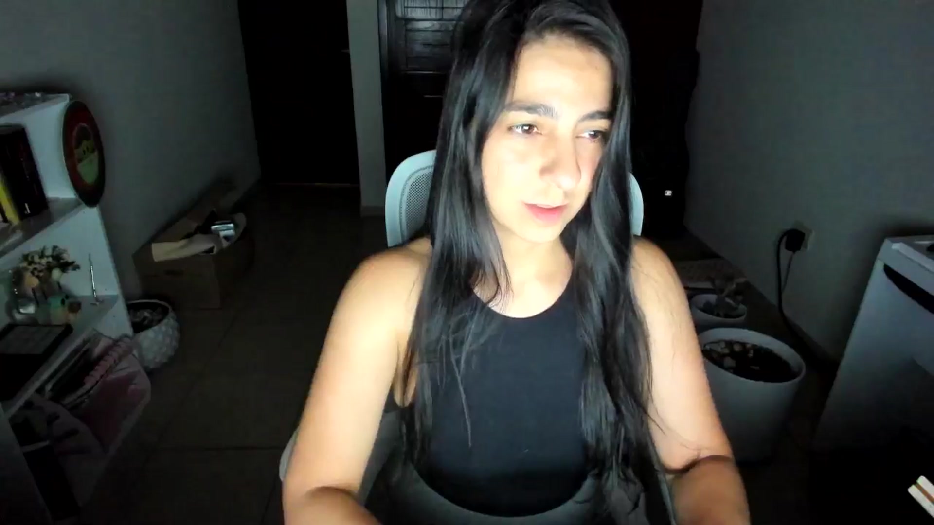 Gallery image thumbnail from anarossanna's myfreecams stream on, 08/13/2025, 03:02 image 5 of 20