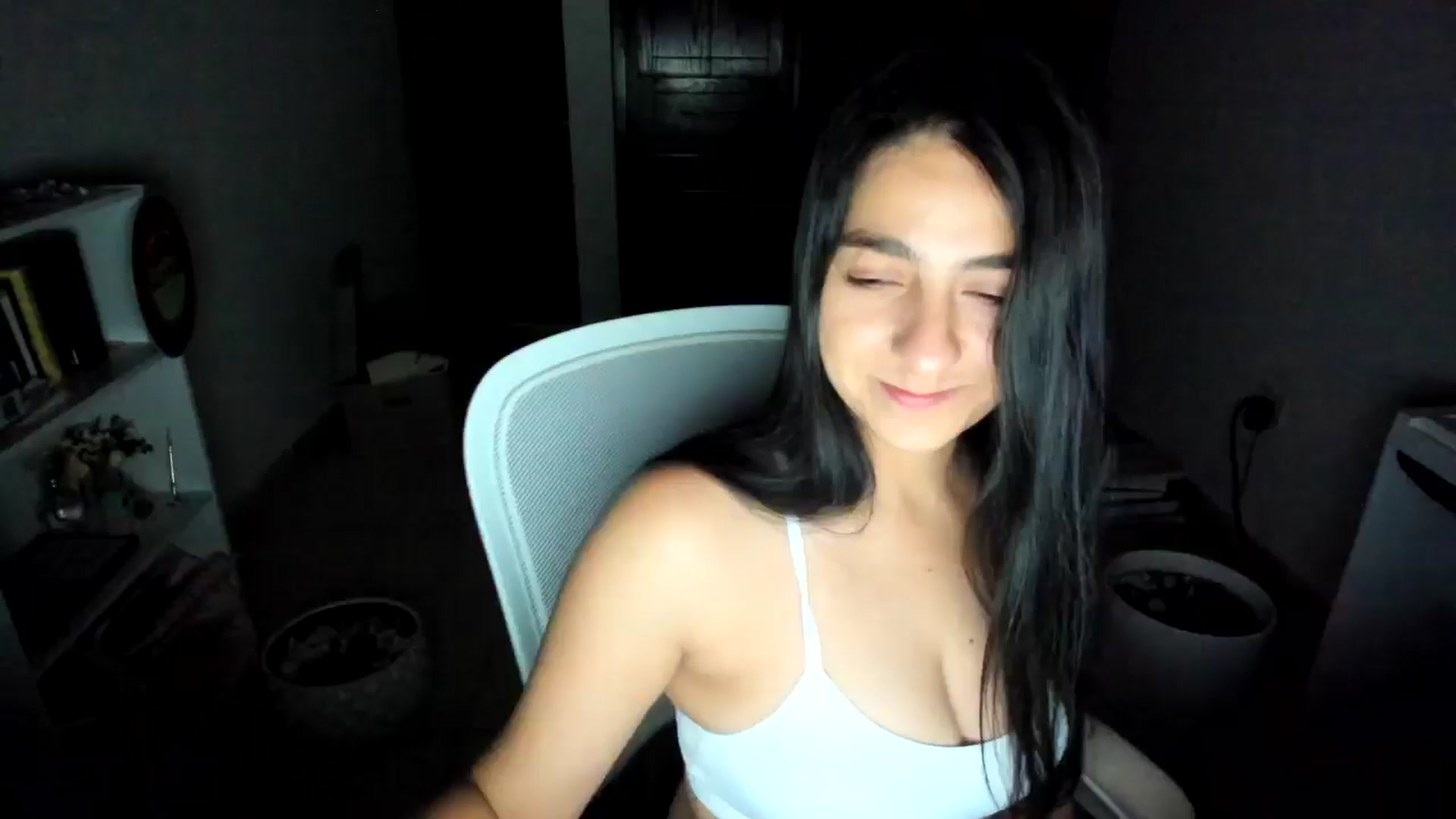 Gallery image thumbnail from anarossanna's myfreecams stream on, 08/14/2025, 02:59 image 16 of 20