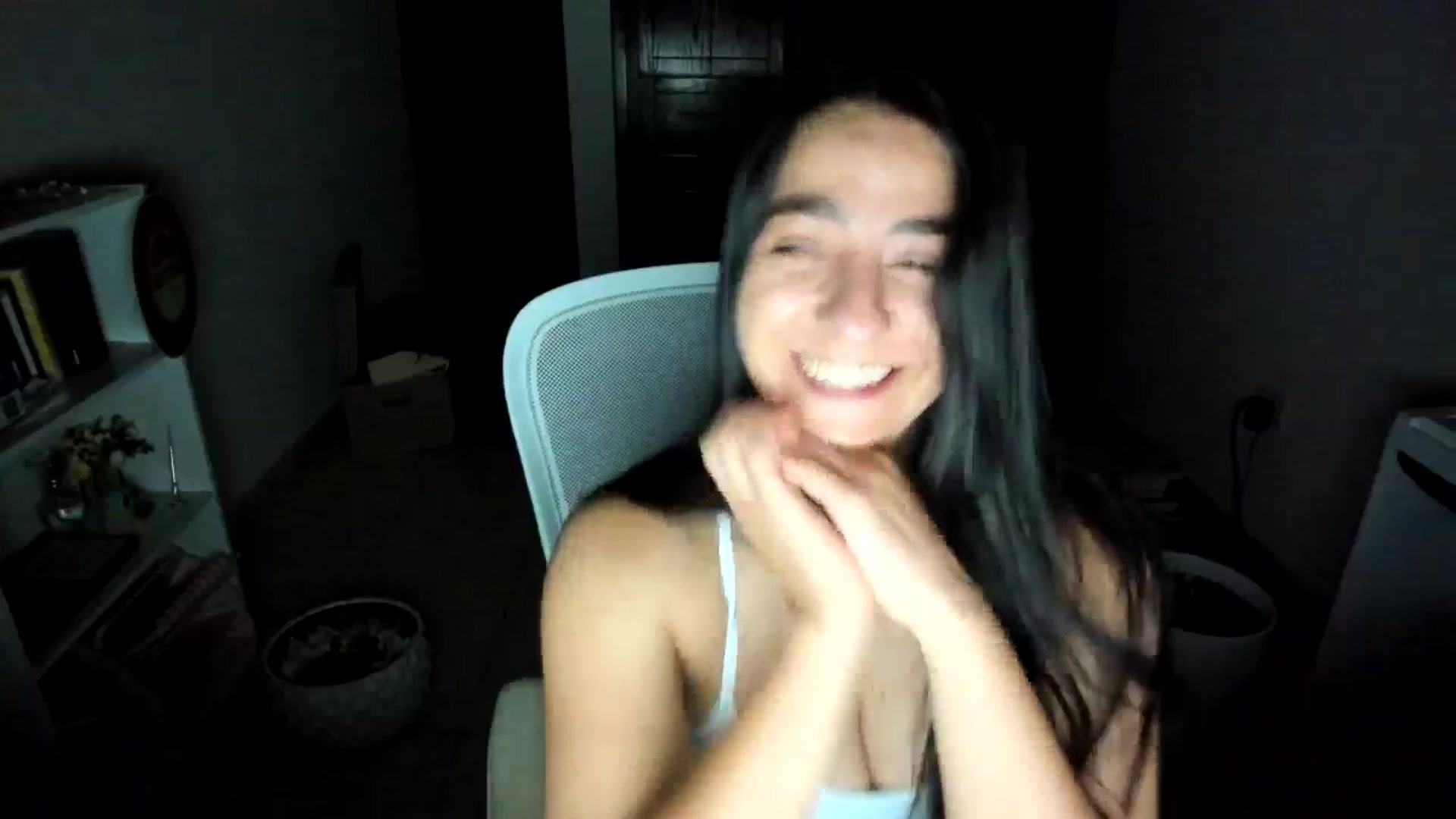Gallery image thumbnail from anarossanna's myfreecams stream on, 08/14/2025, 02:59 image 14 of 20