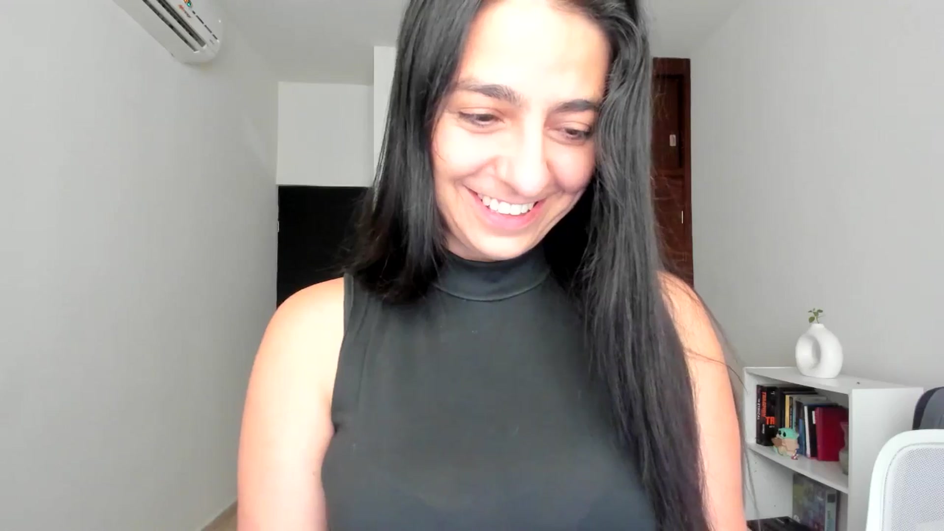 Gallery image thumbnail from anarossanna's myfreecams stream on, 09/24/2025, 18:35 image 3 of 20