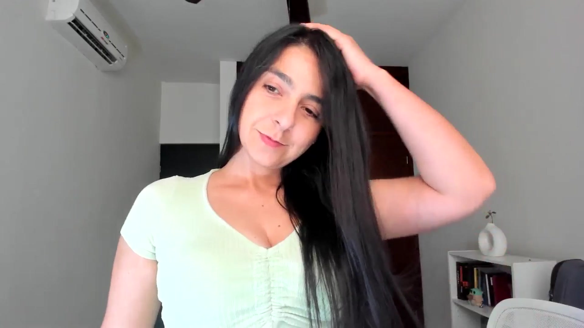 Gallery image thumbnail from anarossanna's myfreecams stream on, 09/26/2025, 18:58 image 17 of 20