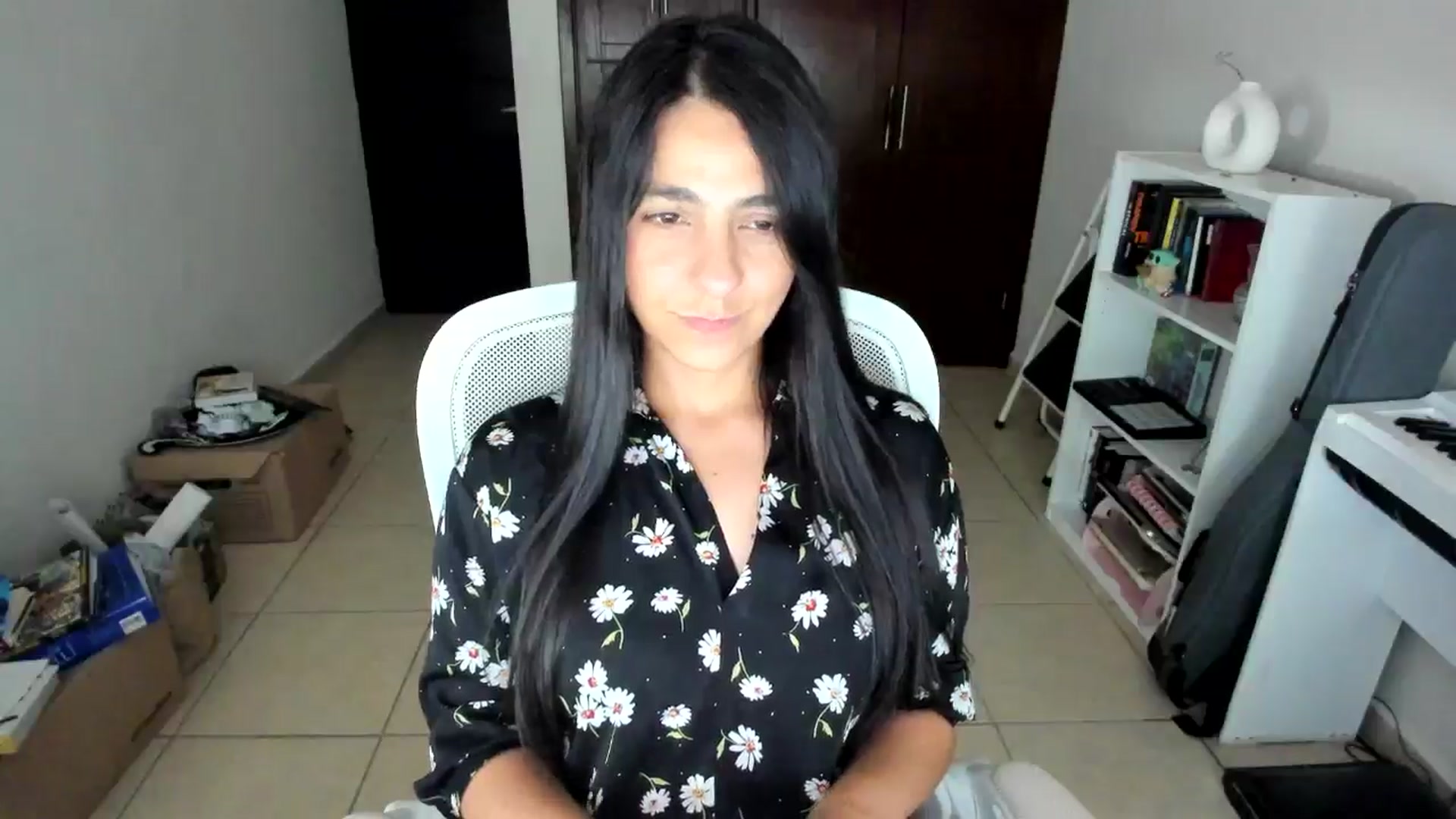Gallery image thumbnail from anarossanna's myfreecams stream on, 10/03/2025, 02:57 image 19 of 20