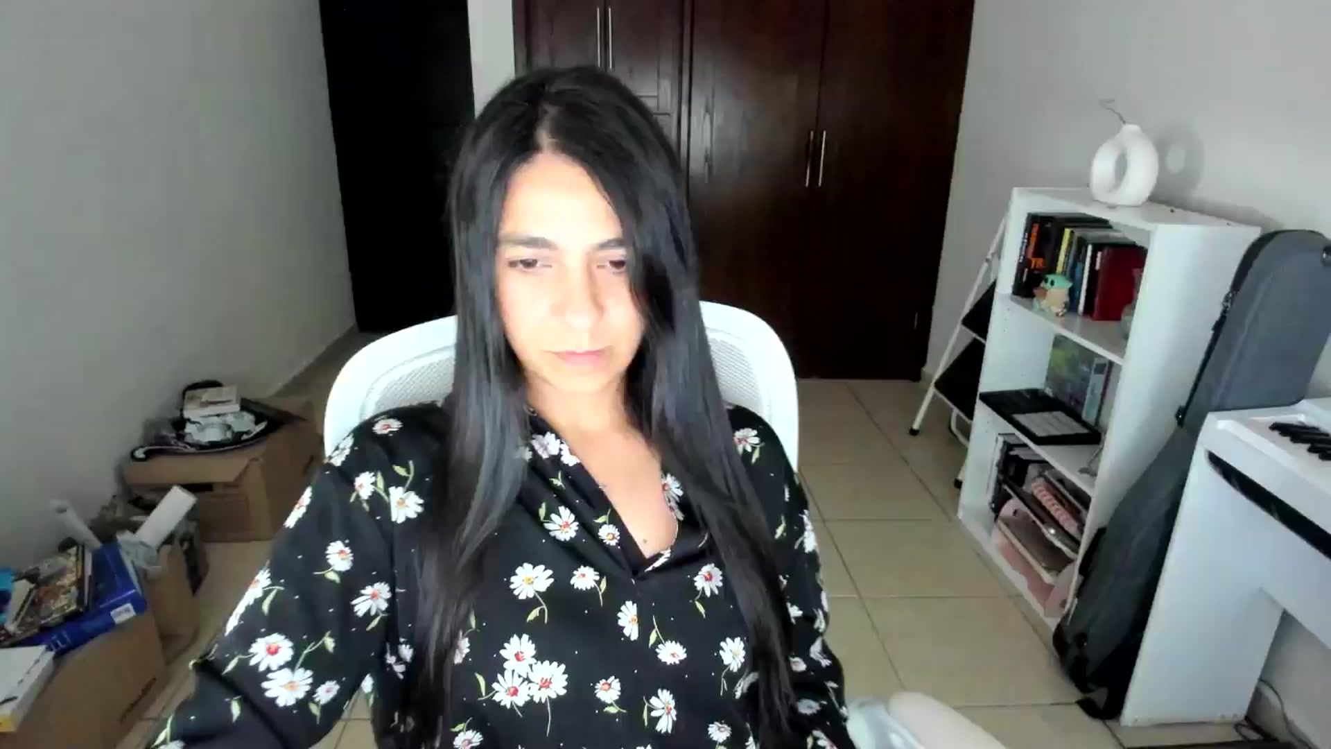 Gallery image thumbnail from anarossanna's myfreecams stream on, 10/03/2025, 02:57 image 9 of 20