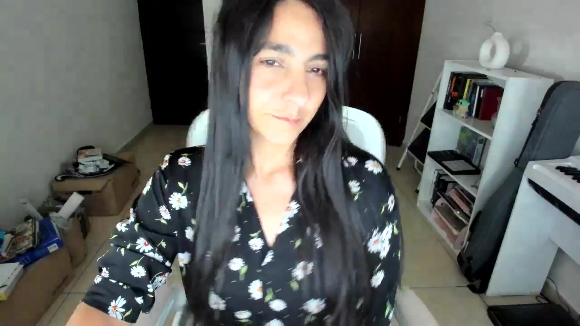 Gallery image thumbnail from anarossanna's myfreecams stream on, 10/03/2025, 02:57 image 17 of 20