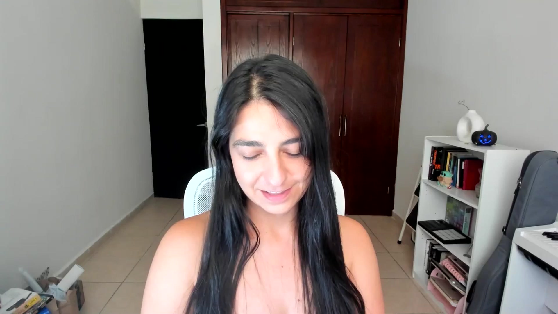 Gallery image thumbnail from anarossanna's myfreecams stream on, 10/03/2025, 18:24 image 10 of 20