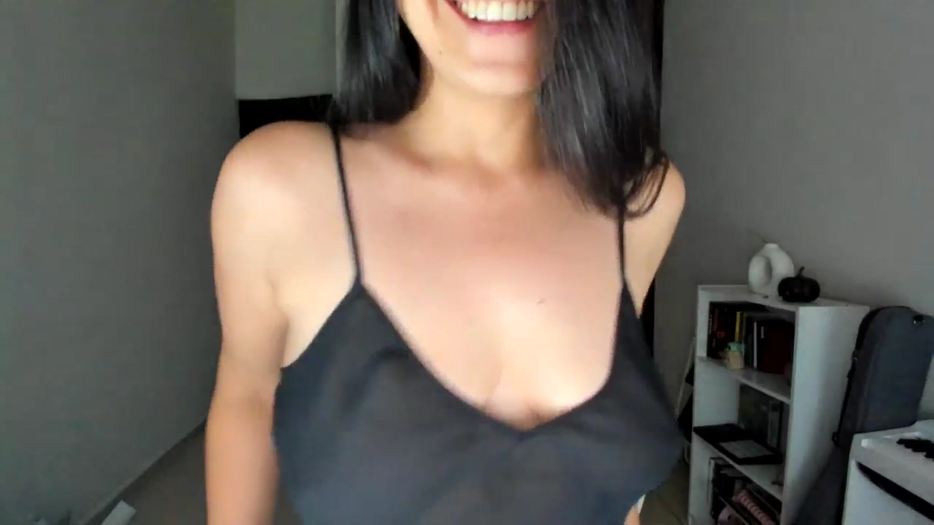 Gallery image thumbnail from anarossanna's myfreecams stream on, 10/05/2025, 05:13 image 3 of 20