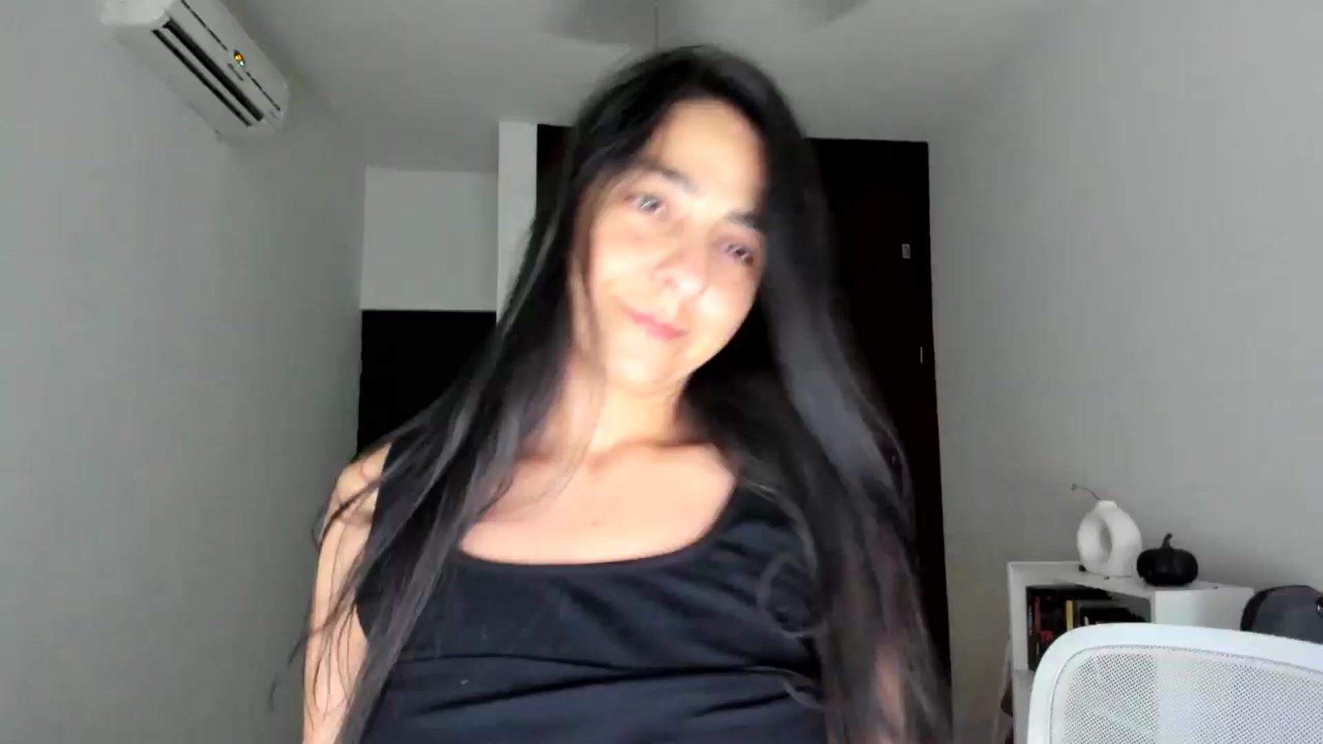 Gallery image thumbnail from anarossanna's myfreecams stream on, 10/09/2025, 02:40 image 1 of 20