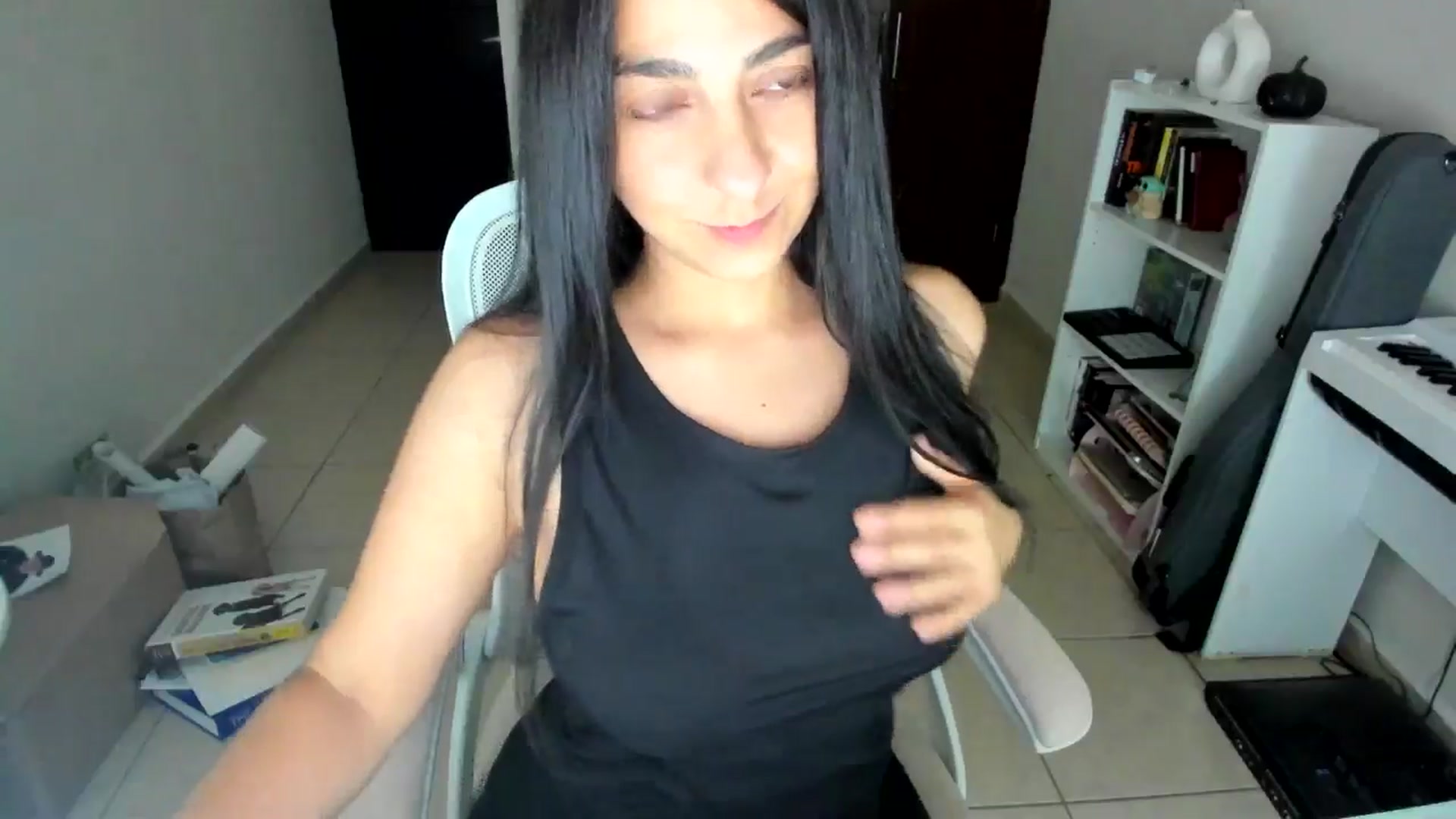 Gallery image thumbnail from anarossanna's myfreecams stream on, 10/13/2025, 03:28 image 9 of 20