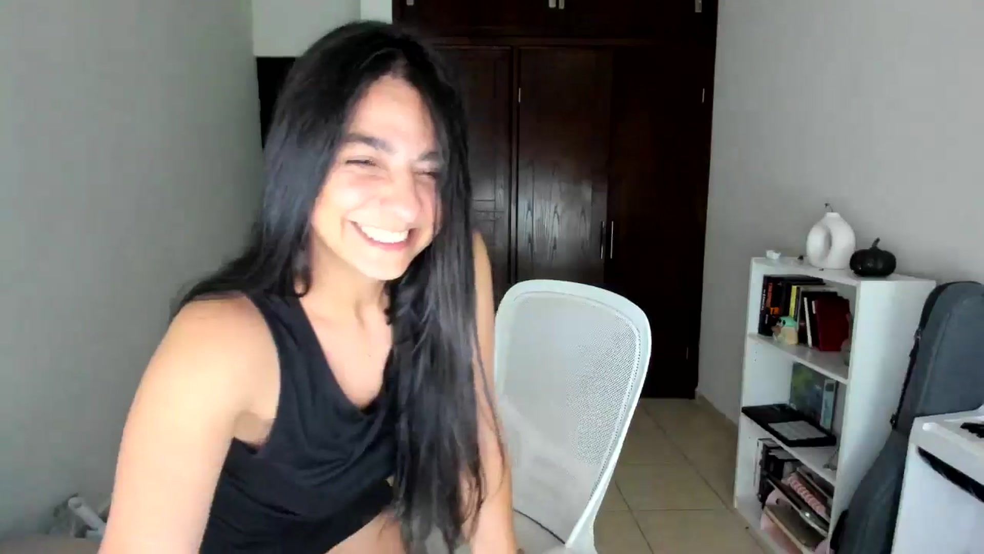 Gallery image thumbnail from anarossanna's myfreecams stream on, 10/13/2025, 03:28 image 10 of 20
