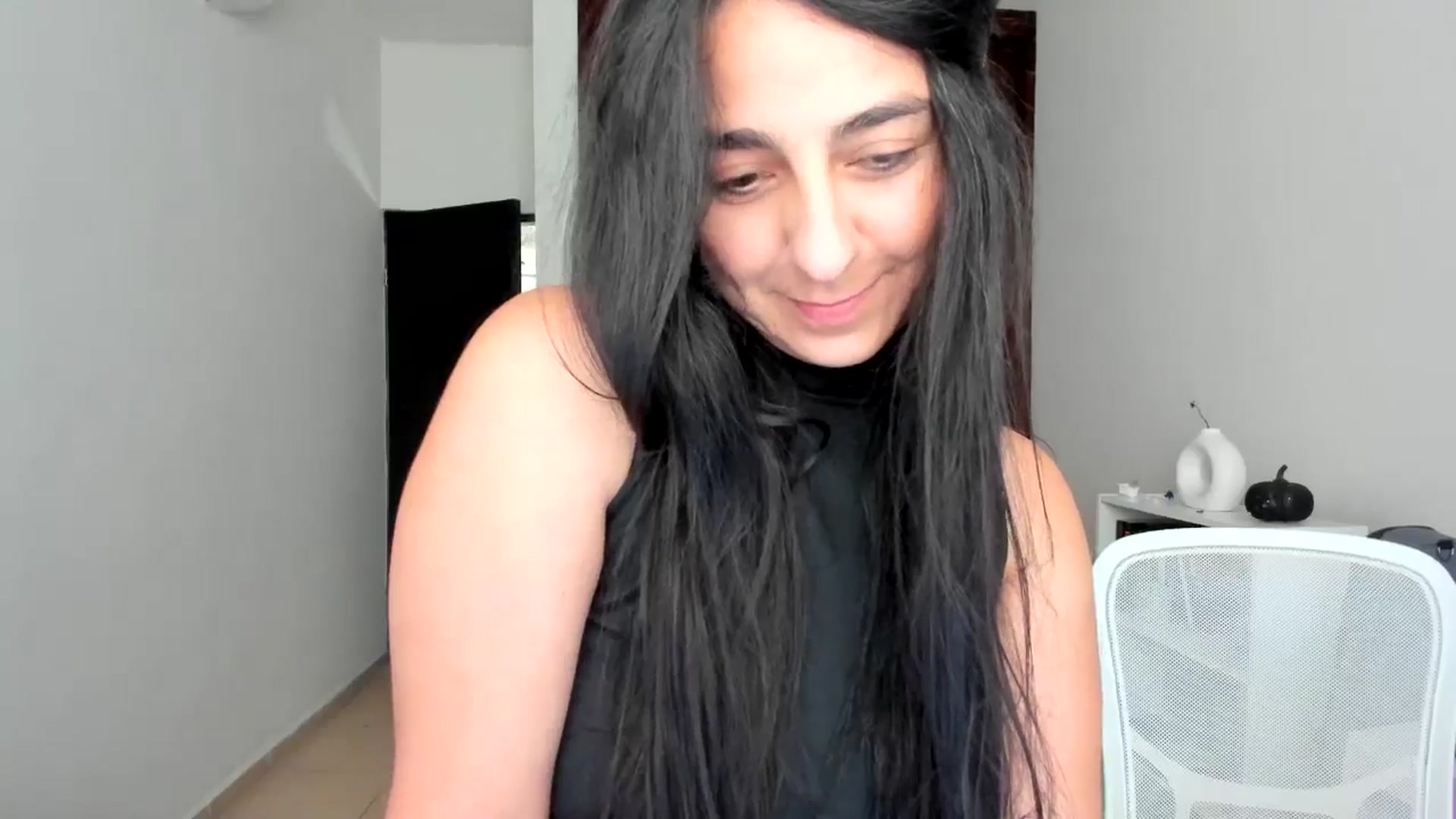Gallery image thumbnail from anarossanna's myfreecams stream on, 10/15/2025, 18:16 image 15 of 20