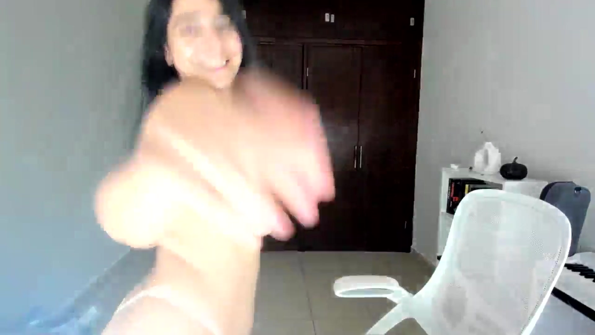 Gallery image thumbnail from anarossanna's myfreecams stream on, 10/16/2025, 02:39 image 12 of 20