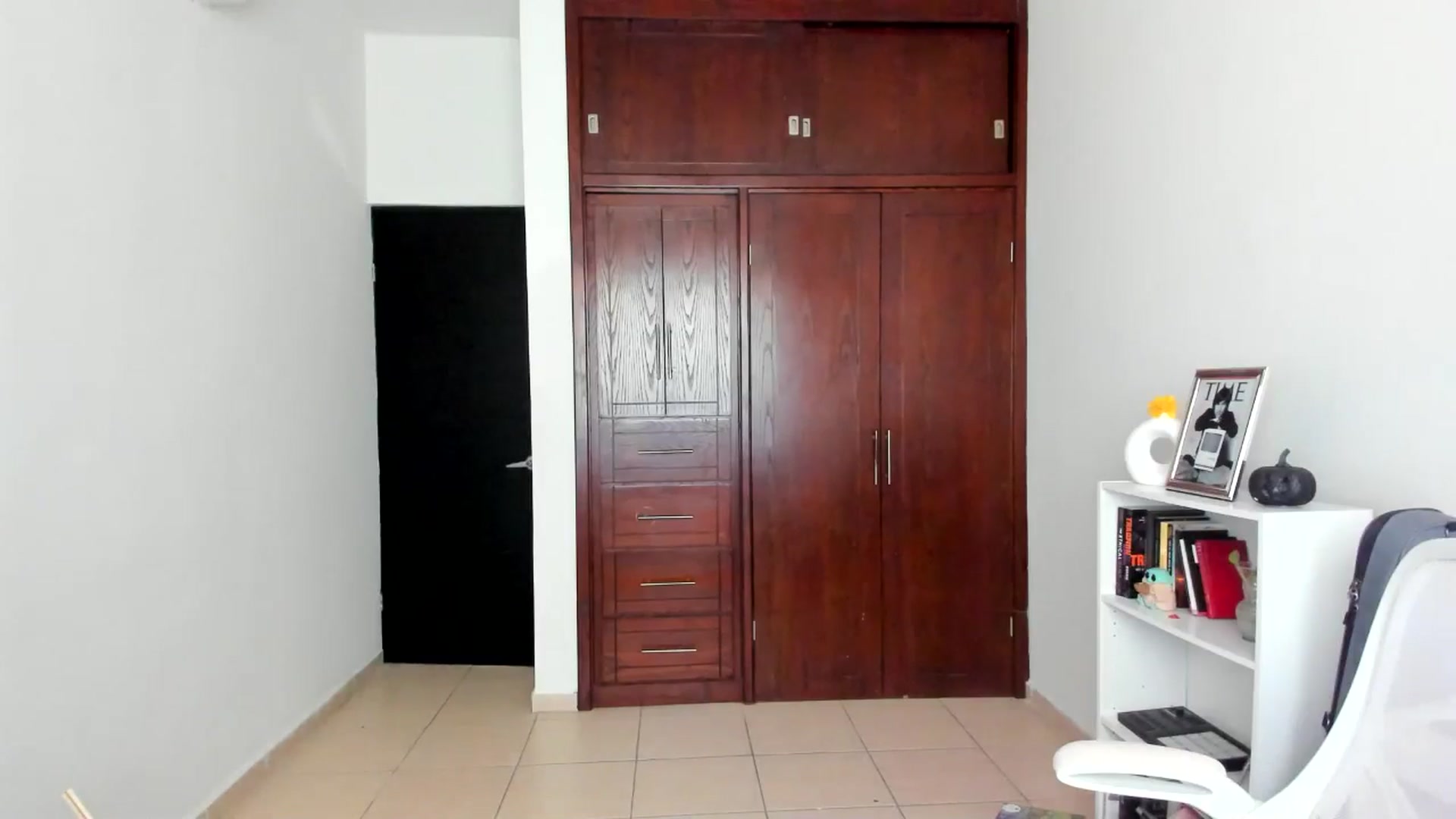 Gallery image thumbnail from anarossanna's myfreecams stream on, 10/28/2025, 17:28 image 16 of 20