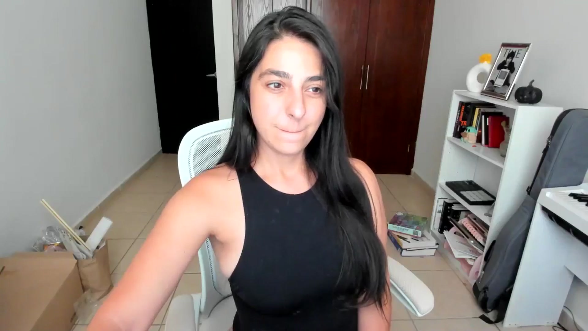 Gallery image thumbnail from anarossanna's myfreecams stream on, 10/28/2025, 17:28 image 6 of 20