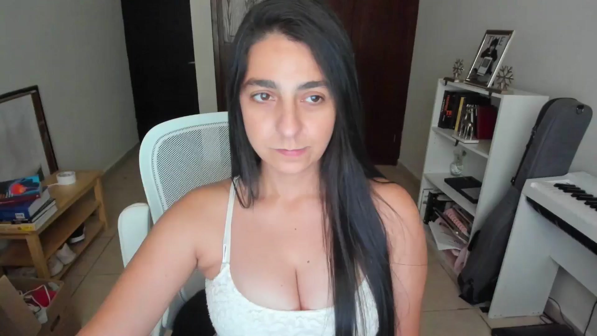 Gallery image thumbnail from anarossanna's myfreecams stream on, 11/26/2025, 19:18 image 9 of 20