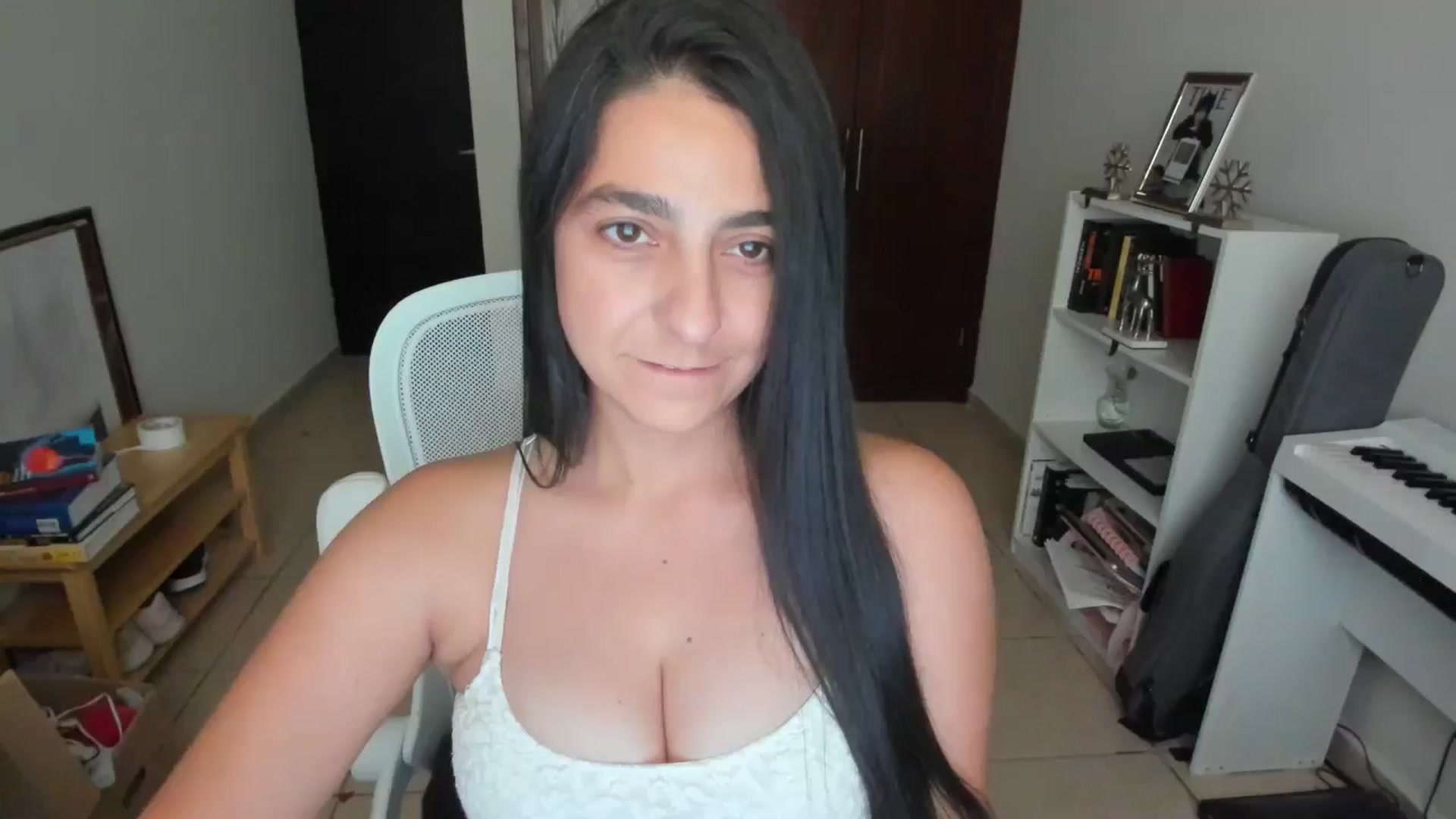 Gallery image thumbnail from anarossanna's myfreecams stream on, 11/26/2025, 19:18 image 2 of 20